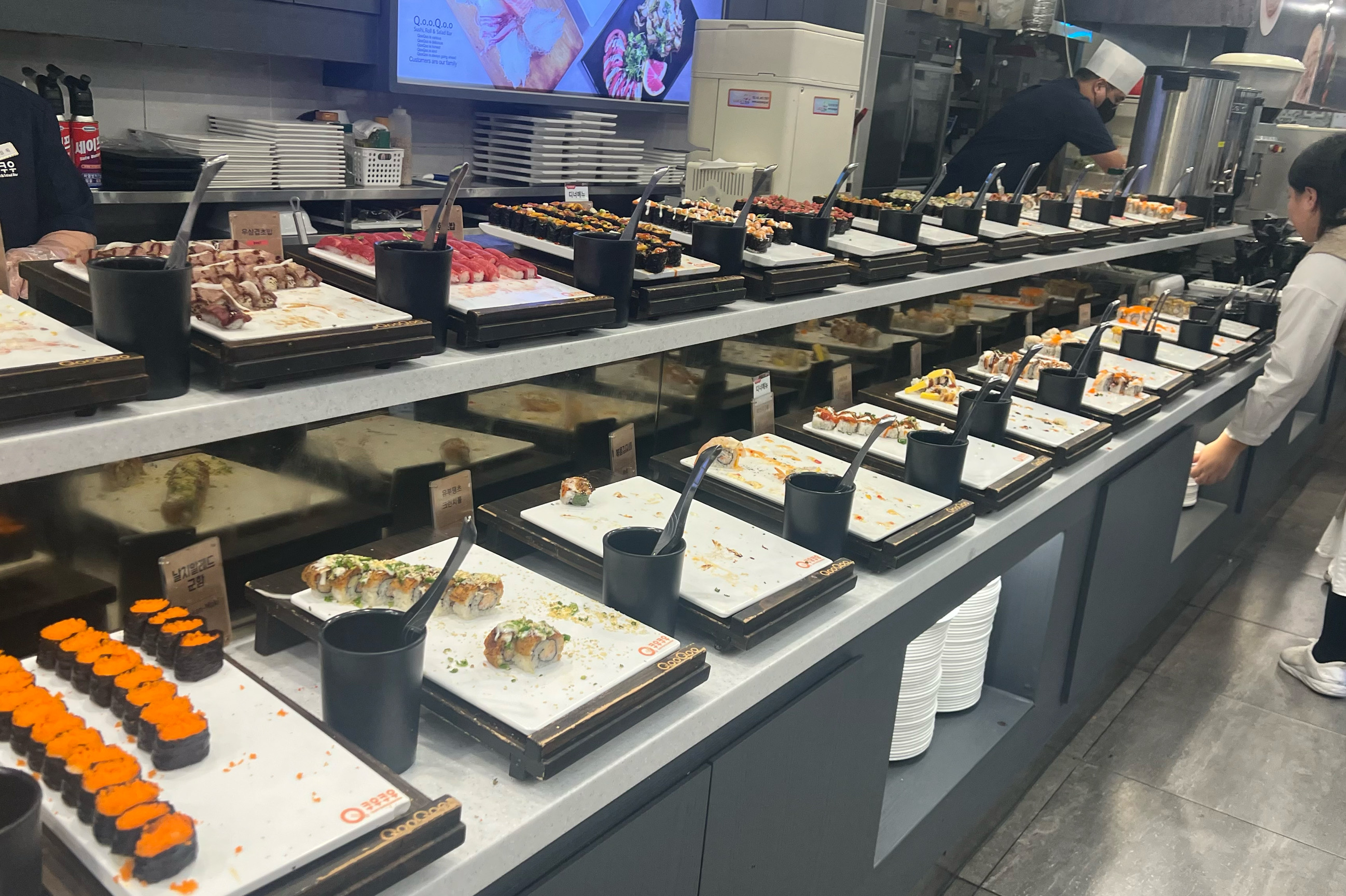 초밥만드시는 직원분이 불친절했어요 - 세종 나성동 맛집 추천 쿠우쿠우 세종점