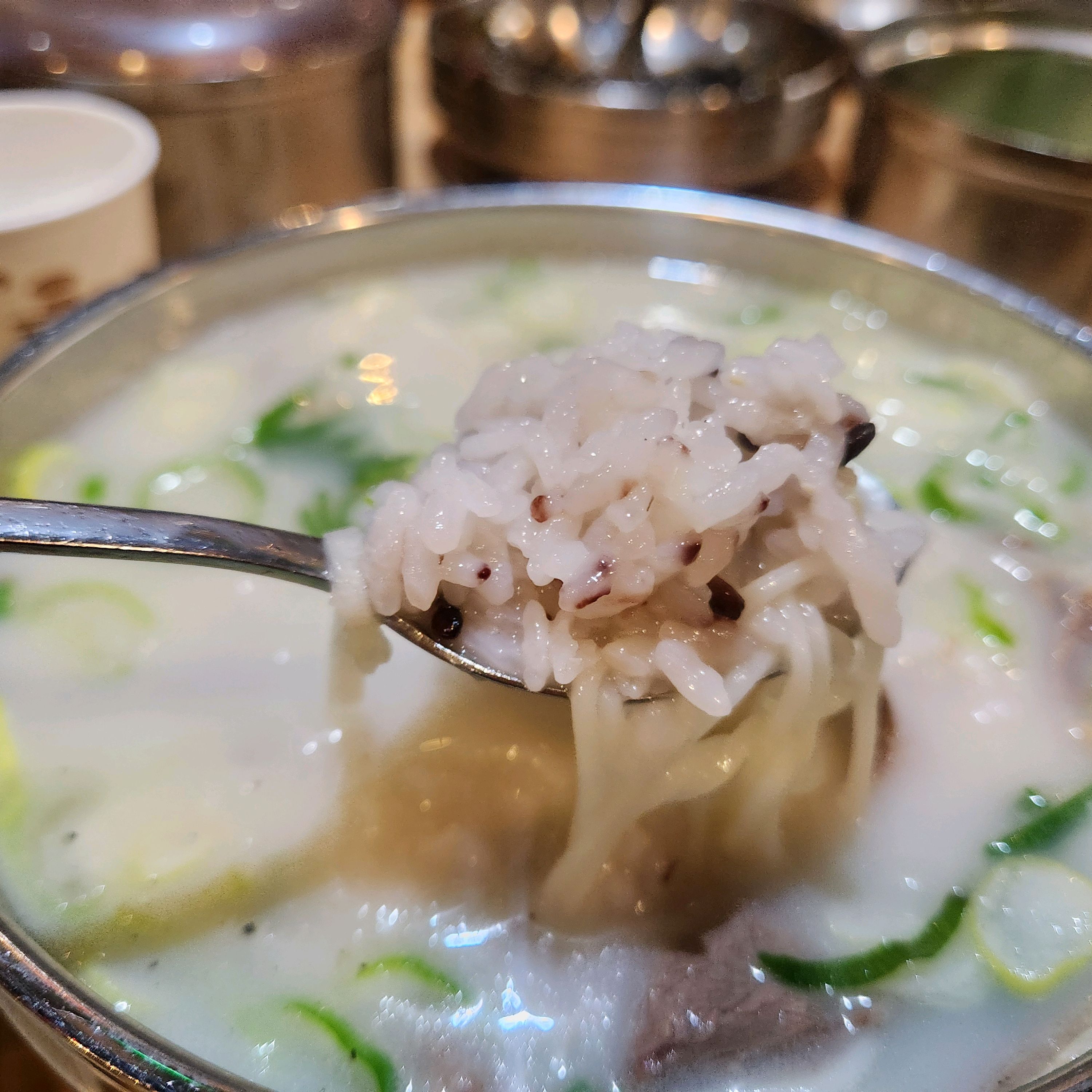 주차장 넓고 식당도 넓고 깔끔해요. - 구월동 맛집 설농가