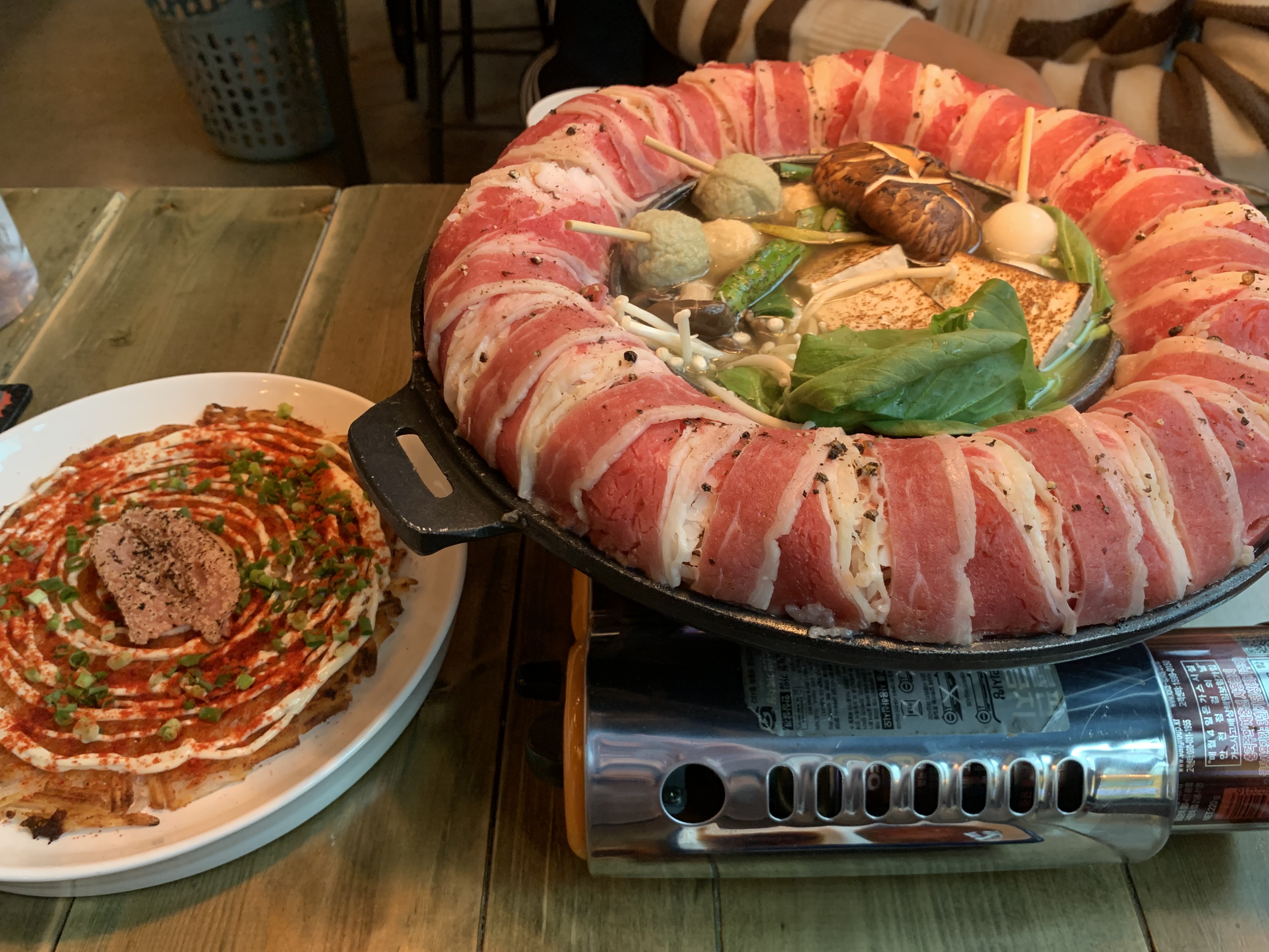 스키야끼와 명란감자전을 먹었는데 비주얼만큼 맛도 좋아요~첨에 나왔을때 양이 적어보였는데 먹