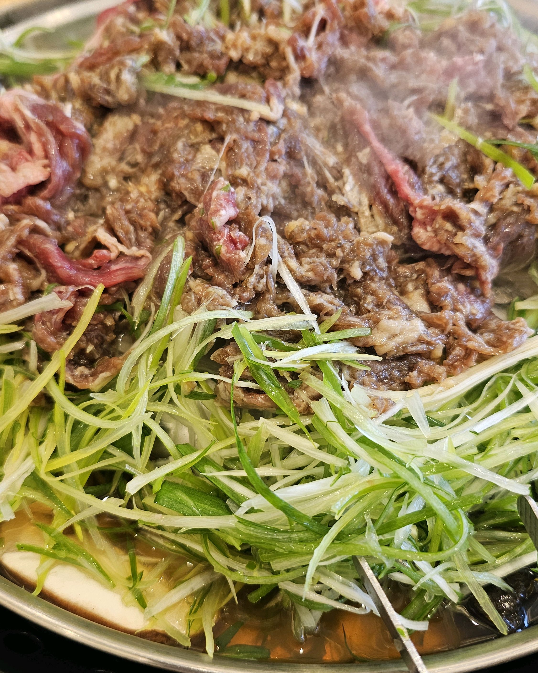 신입직원들이 교육을 받고 있는데 지점장과 함께 회식 차원에. 점심 한끼를 먹었다. - 대전 맛집 천하