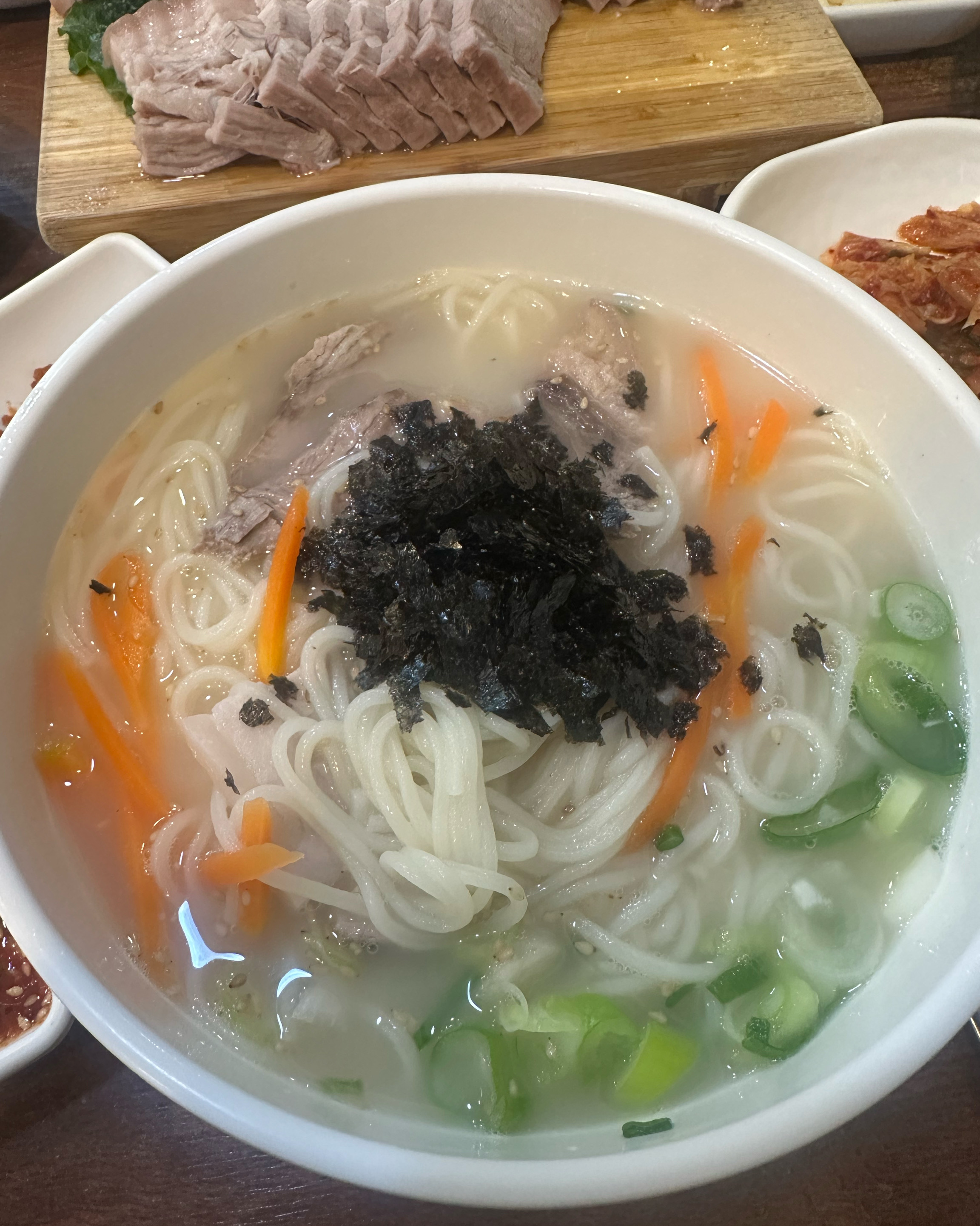 오랜만에 친구만나 왔어요 - 제주 맛집 국수마당 본점
