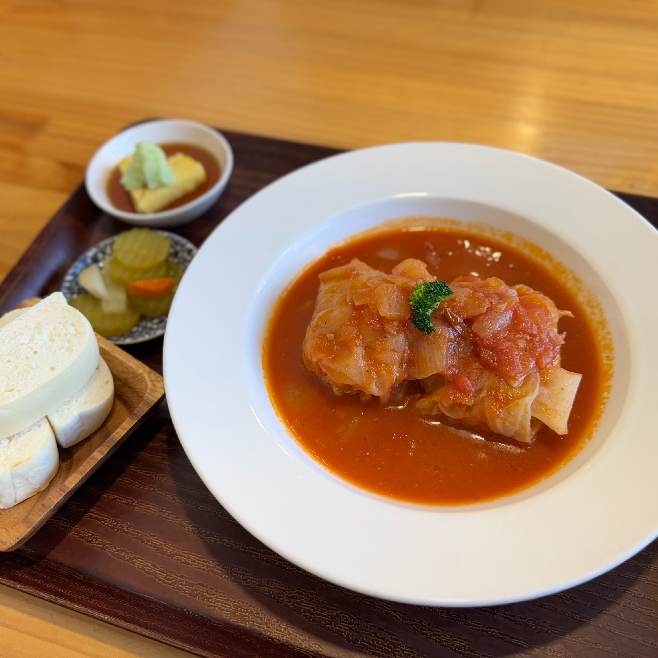 몇년 다니는 동안 롤카베츠는 처음 먹어봤는데 특색이 있었어요! 다만 가격이 좀 비싼감이 있