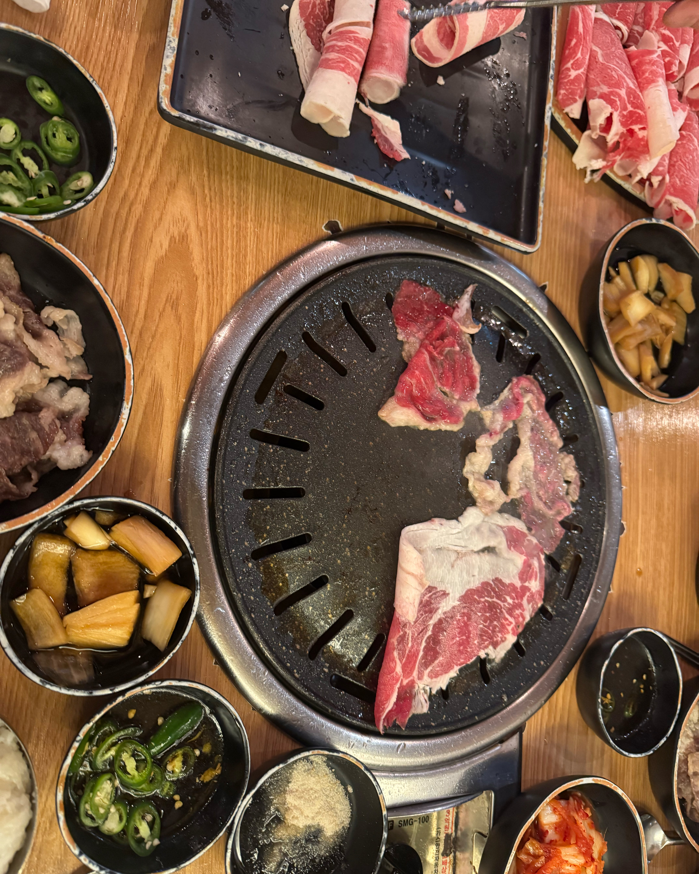 남자 사장님인지 알바님인지 모르겠으나 친절함 - 불당동 맛집 이차돌 천안불당점