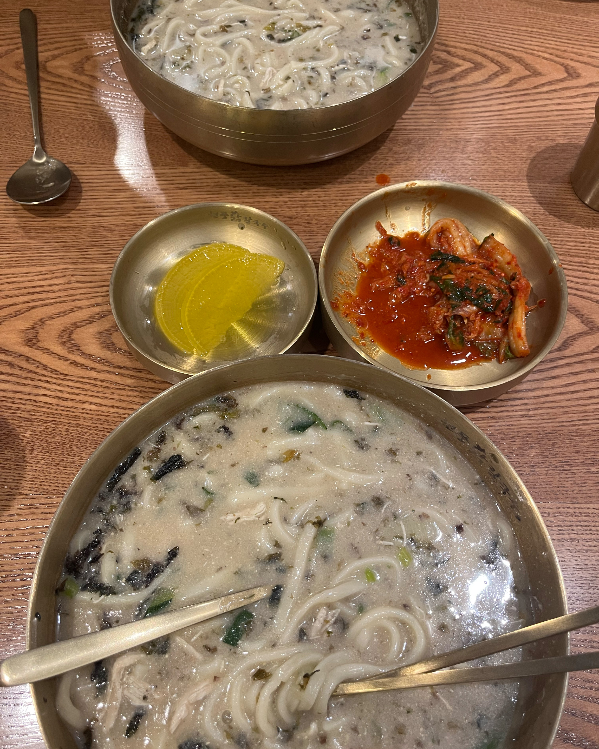 닭칼국수 국물이 진짜 맛있어오! - 부산역 맛집 현풍닭칼국수 부산역점