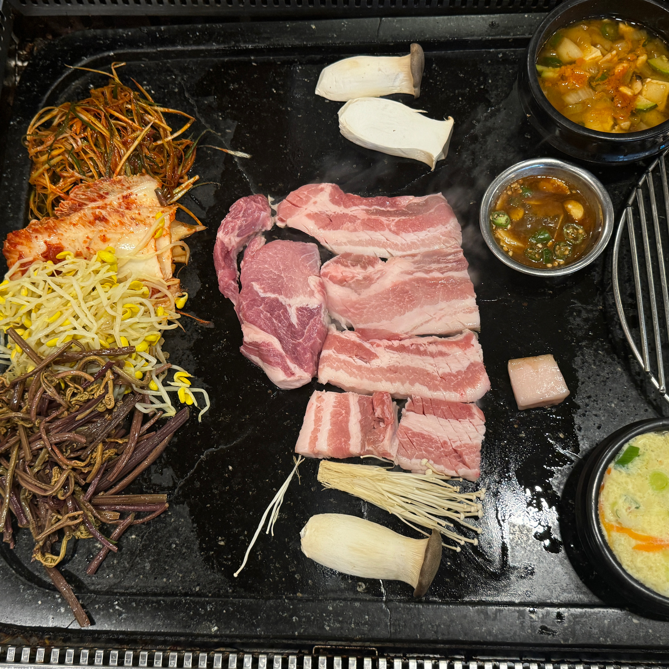 짱맛이에요!!!!! 고기들도 1+한돈에다가 - 불당동 맛집 빠박이네돌판삼겹살 불당점