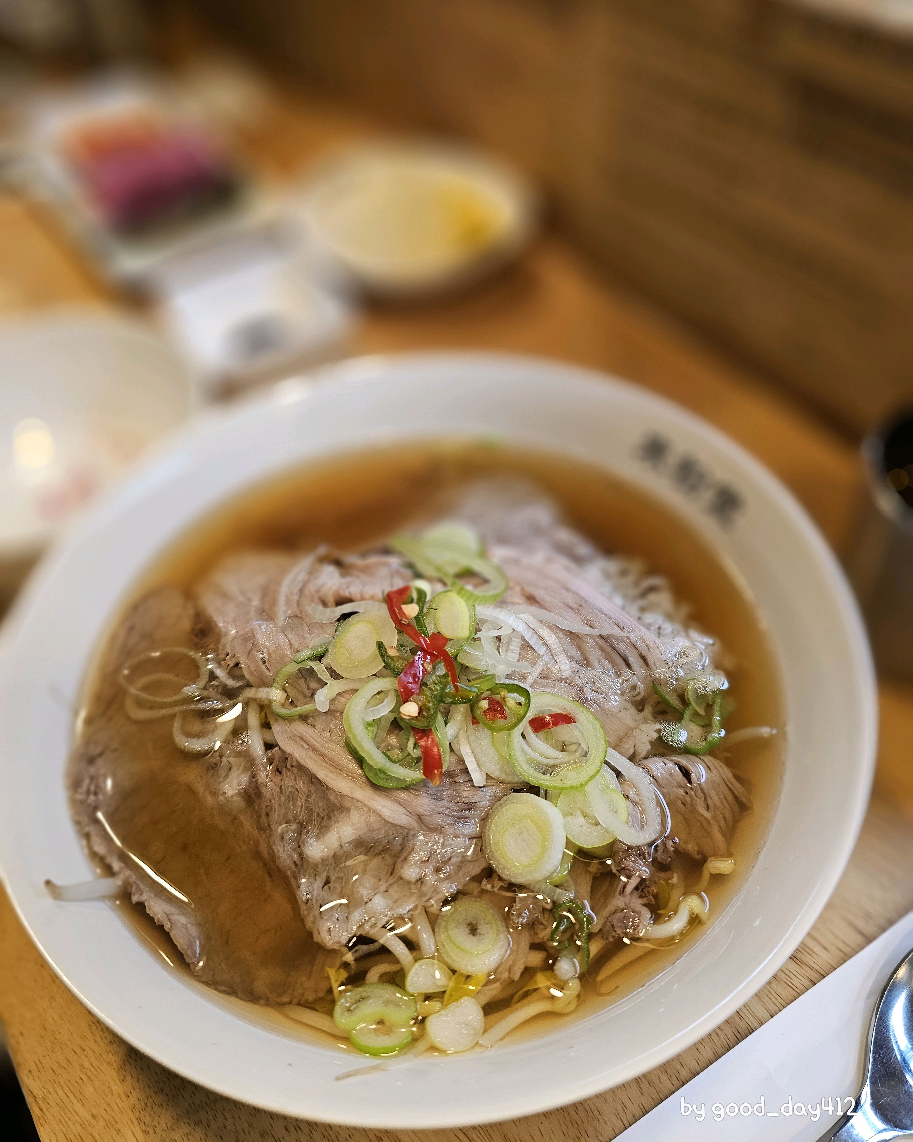 점심때는 직장인들이 많지만 쌀국수 맛집이라 배달도 자주 애용하고 홀도 자주 방문해요. 맛있