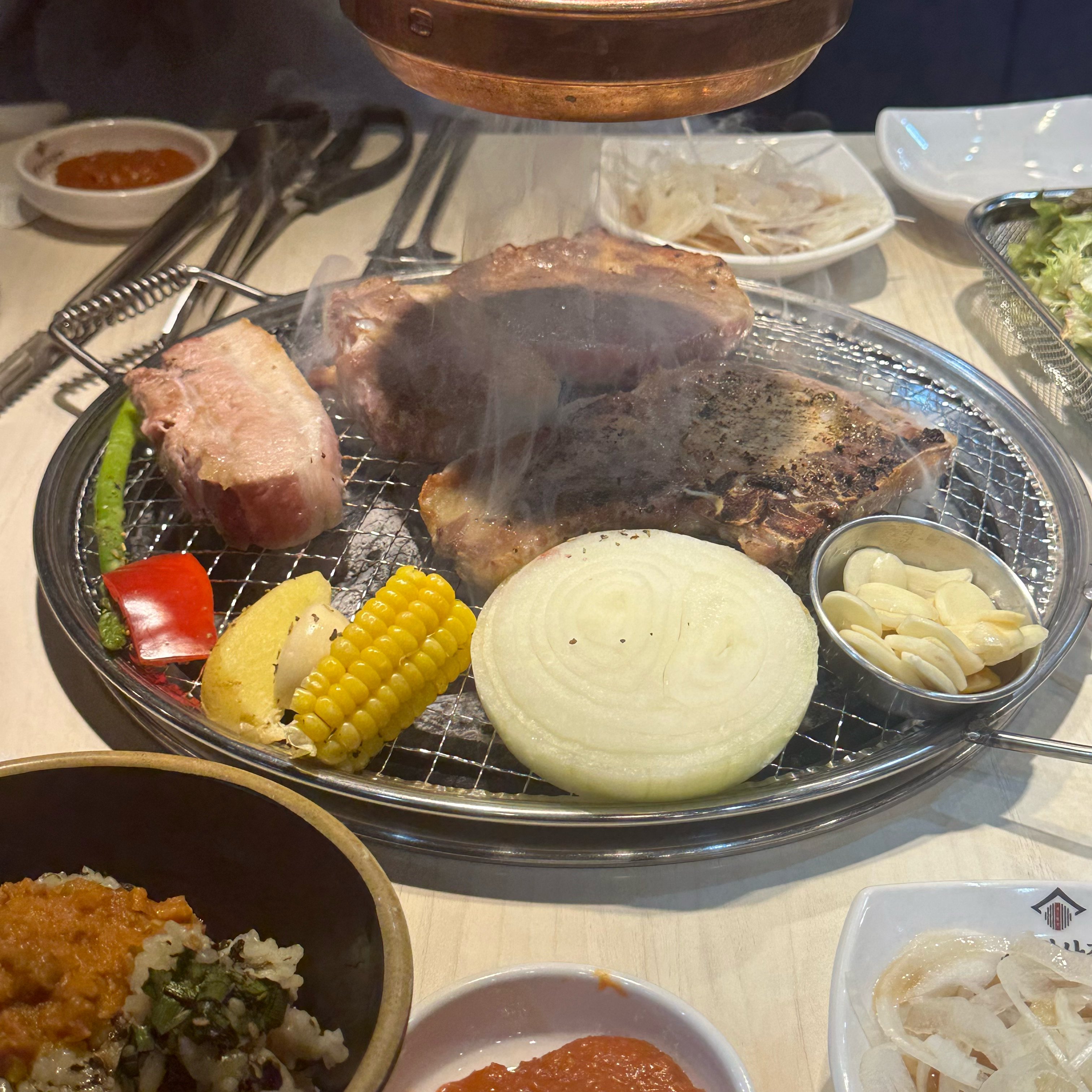 백석점이랑 금릉점다녀왔지만 시청점이 내부인테리어컨디션도좋고 자리도 시원시원넓고 메뉴도 많고