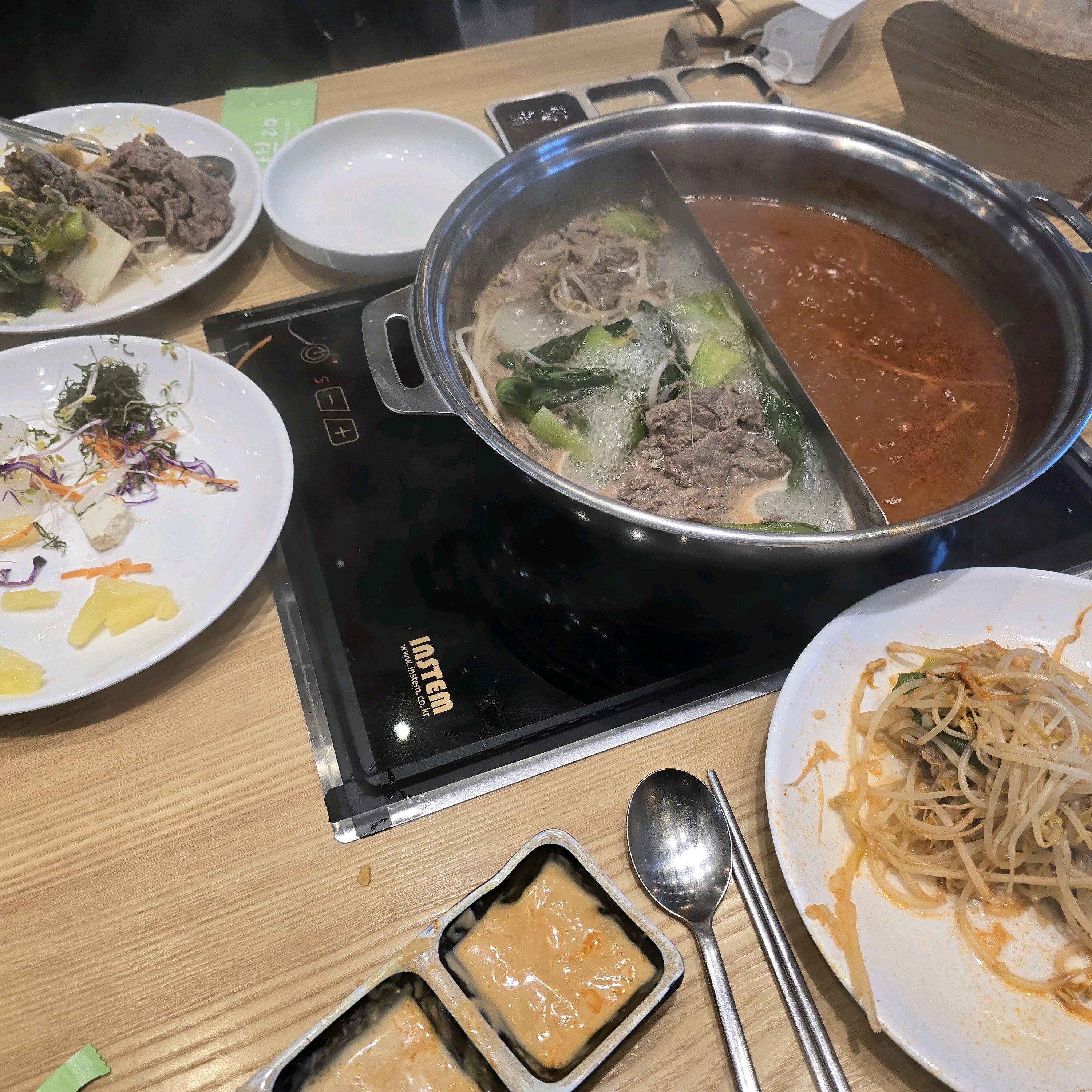 사진을 너무 못 찍어서 ㅠㅠ 그래도 너무 맛있게 잘 먹고 왔습니당~ - 울산 삼산 맛집 샤브20 울산삼산점