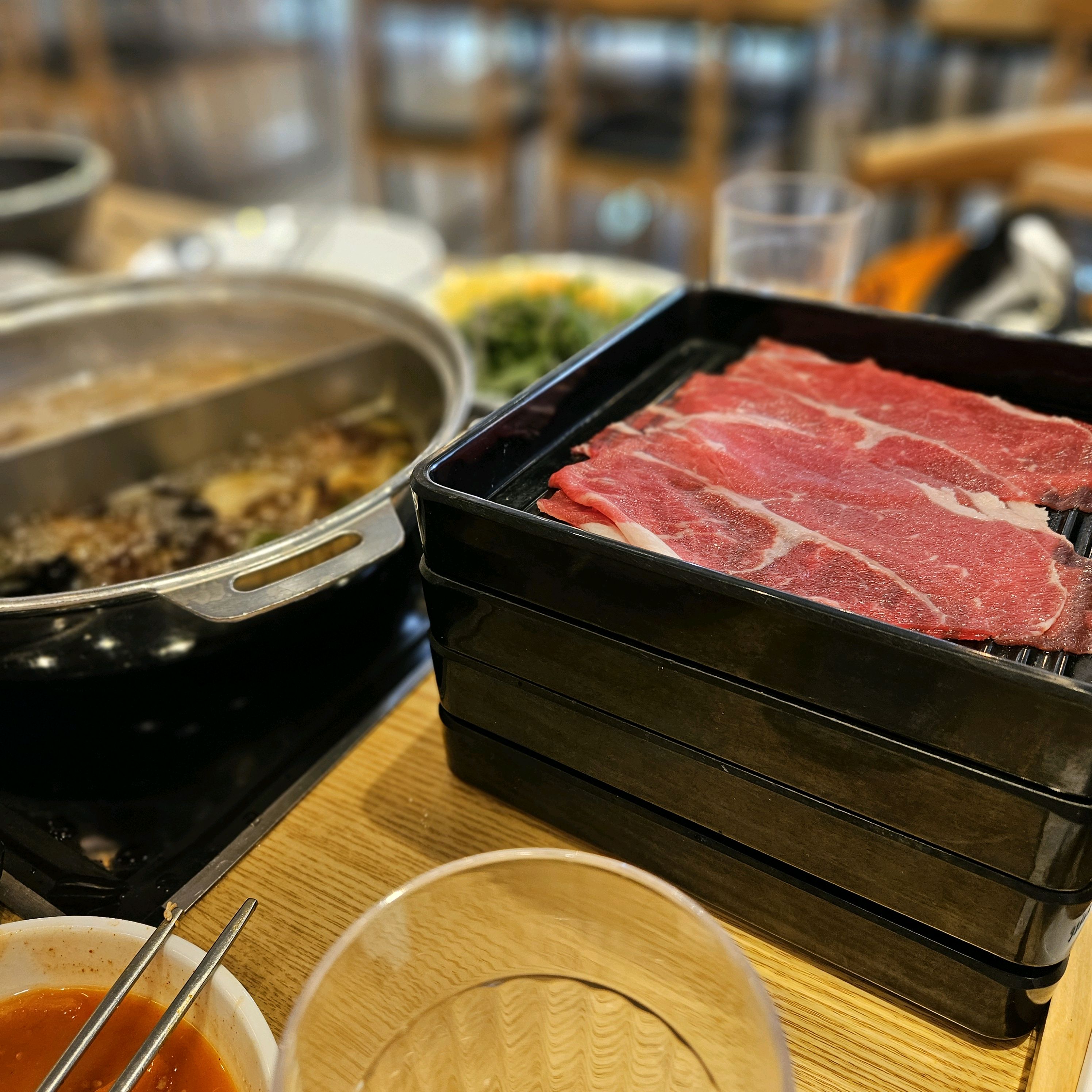 처음 가본 샤브20입니다. 또 가고 싶은 곳이예요. 우선 고기 좋아하는 사람은 시간 안에