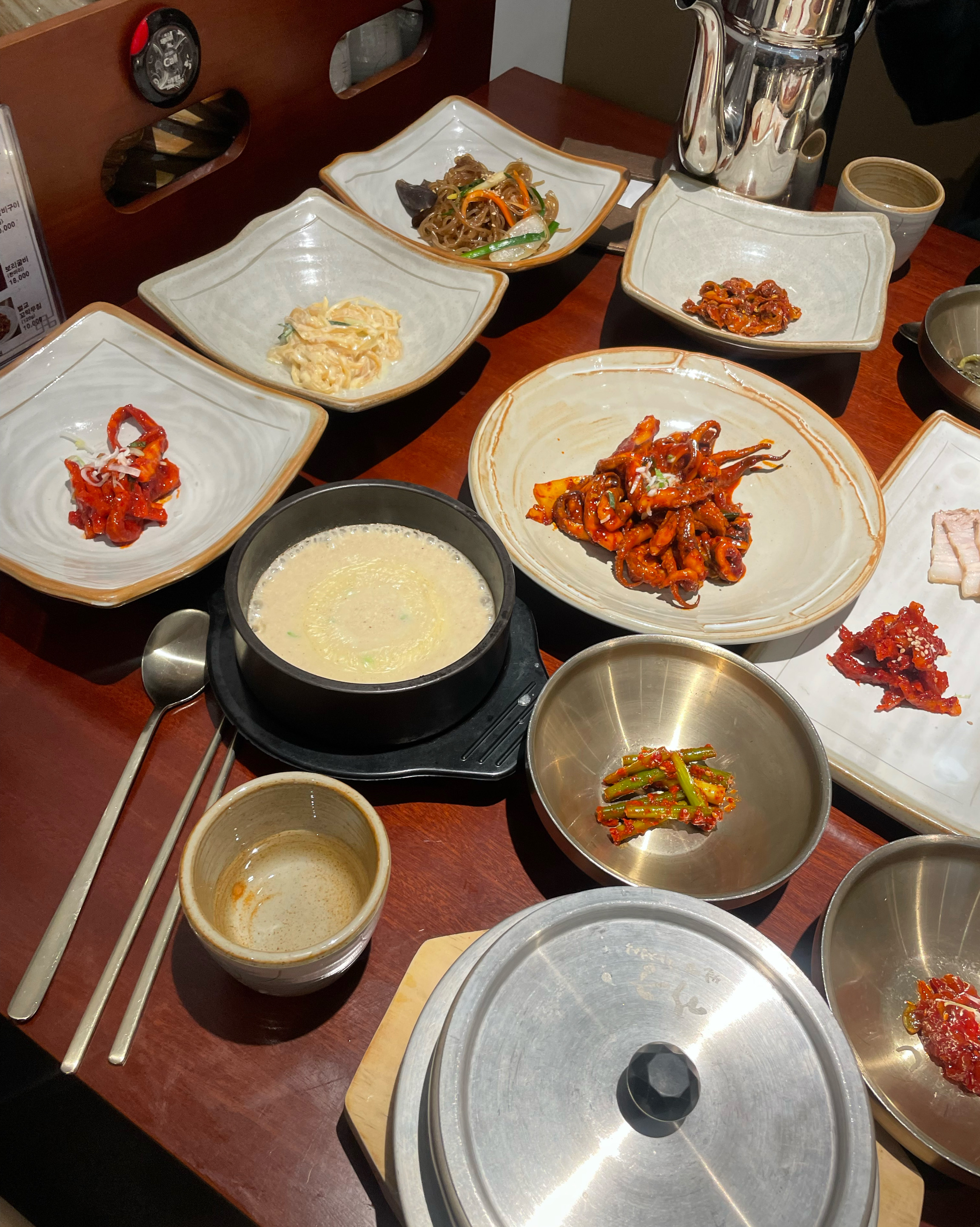 음식먹으면서 이렇게까지 돈이 아깝다는 생각을 해본적이 없는데 이곳은 너무 아까울 정도로 실