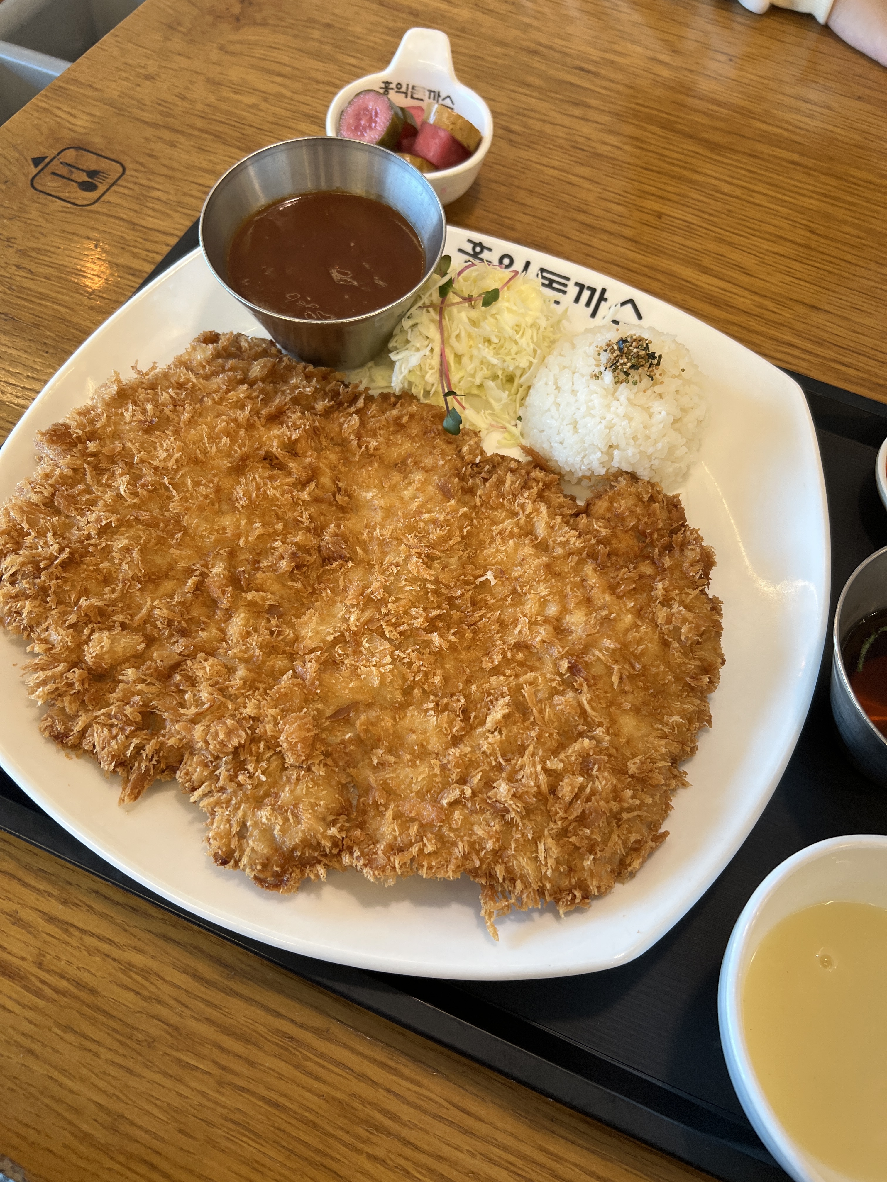 왕돈까스👍🏻 바삭해서 너무 맛있어요 :) - 제주 아라동 맛집 홍익돈까스 제주아라점