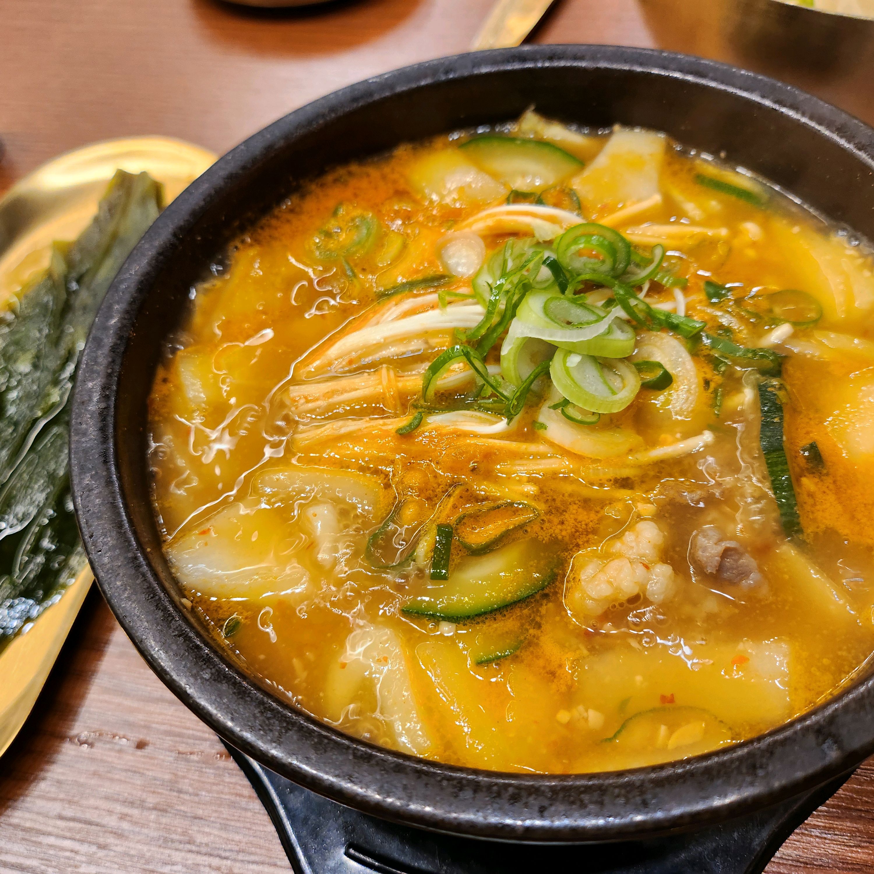 고기맛있어요ㅎㅎ차돌된장찌개도 가성비좋은데 저번보다 오늘먹은건 살짝 싱거워서 아쉽ㅜ그래도