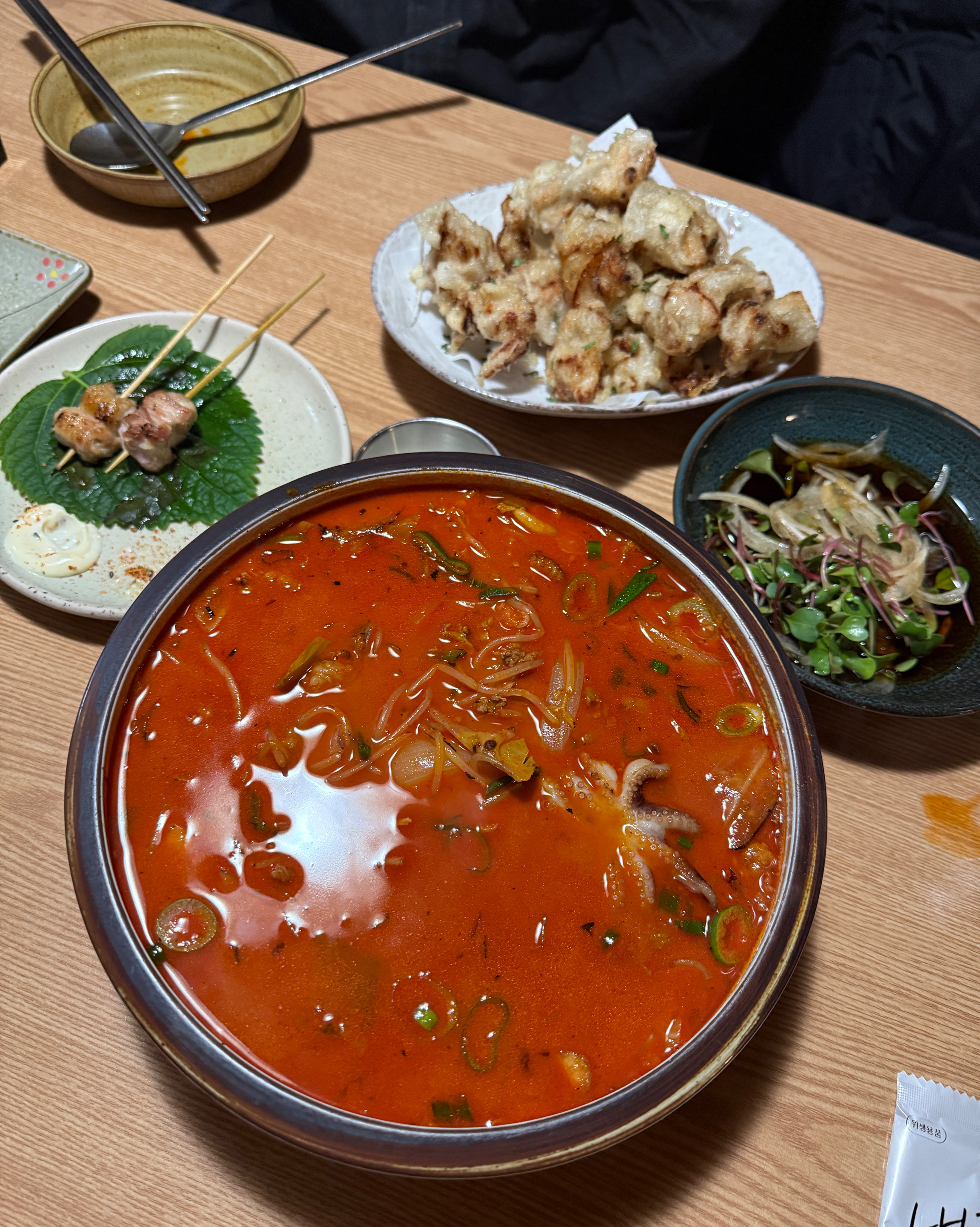 맛있어요~ 남편과 집 가까이에서 데이트할때 꼭 들리는 장소입니다. 너무 맛있어요. 천호 맛