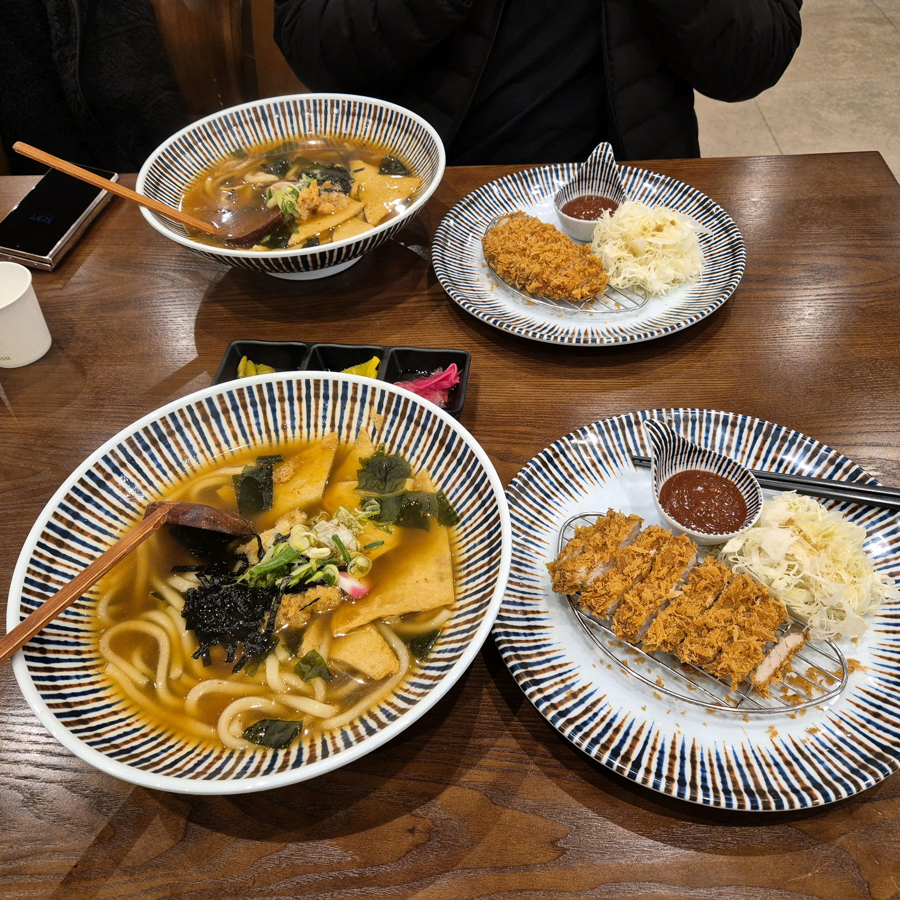 주차도 편하고 가까운곳에 생겨서 너무 좋아요! - 안성 맛집 삼동소바 안성중앙점