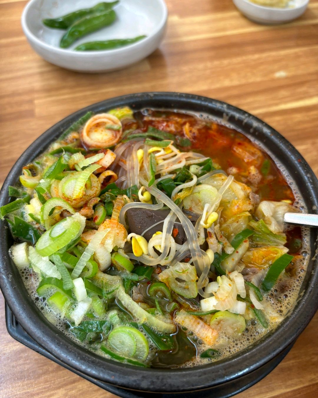 한 일년만에 다시 오는데 여전히 맛있네요 저희 가족들은 저 빼고 몇번 왔다는데 양도 엄청