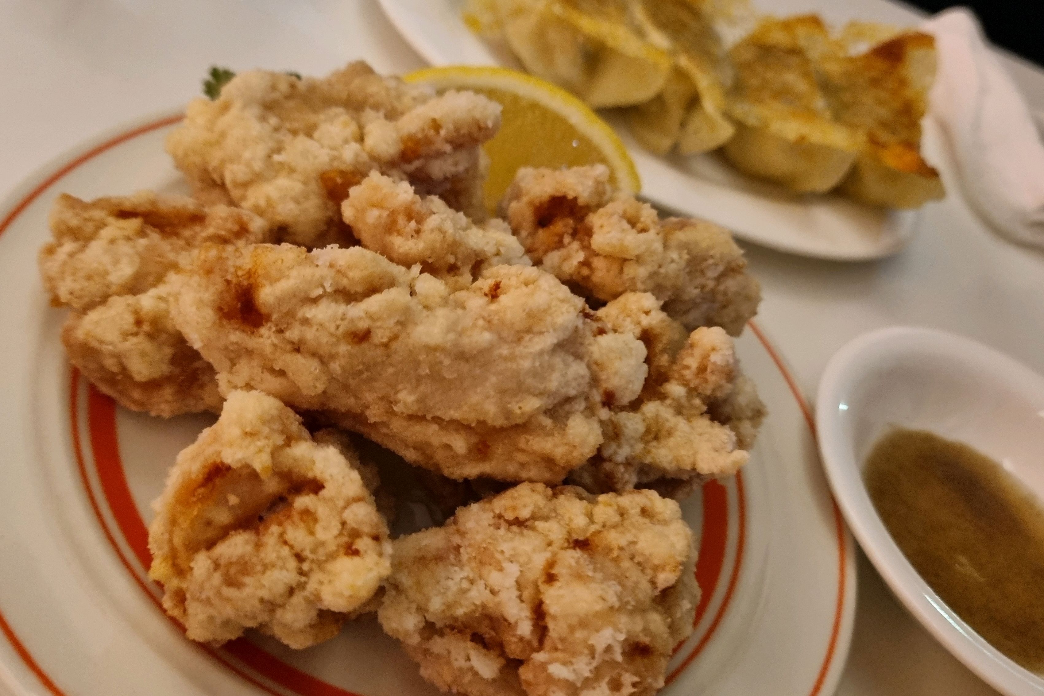 맛있는 안주들, 깔끔한 인테리어, 친절한 직원분들 아주 나이스합니다 - 천호동 맛집 미스타교자 천호점
