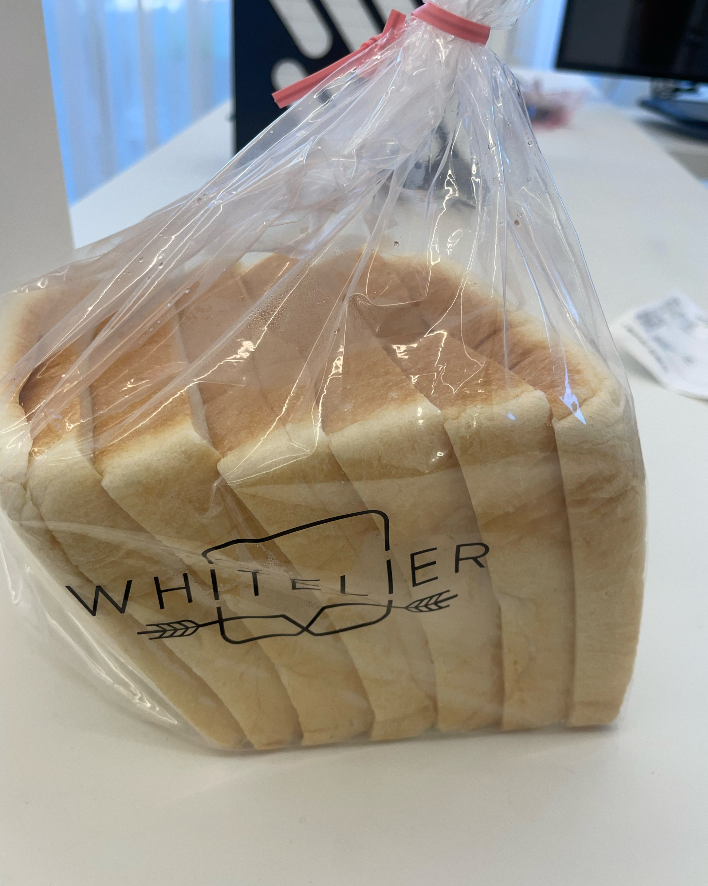 예전에 친구집에서 먹어보고 사야지 했던 식빵 ! - 구미 도량동 맛집 화이트리에 구미도량점