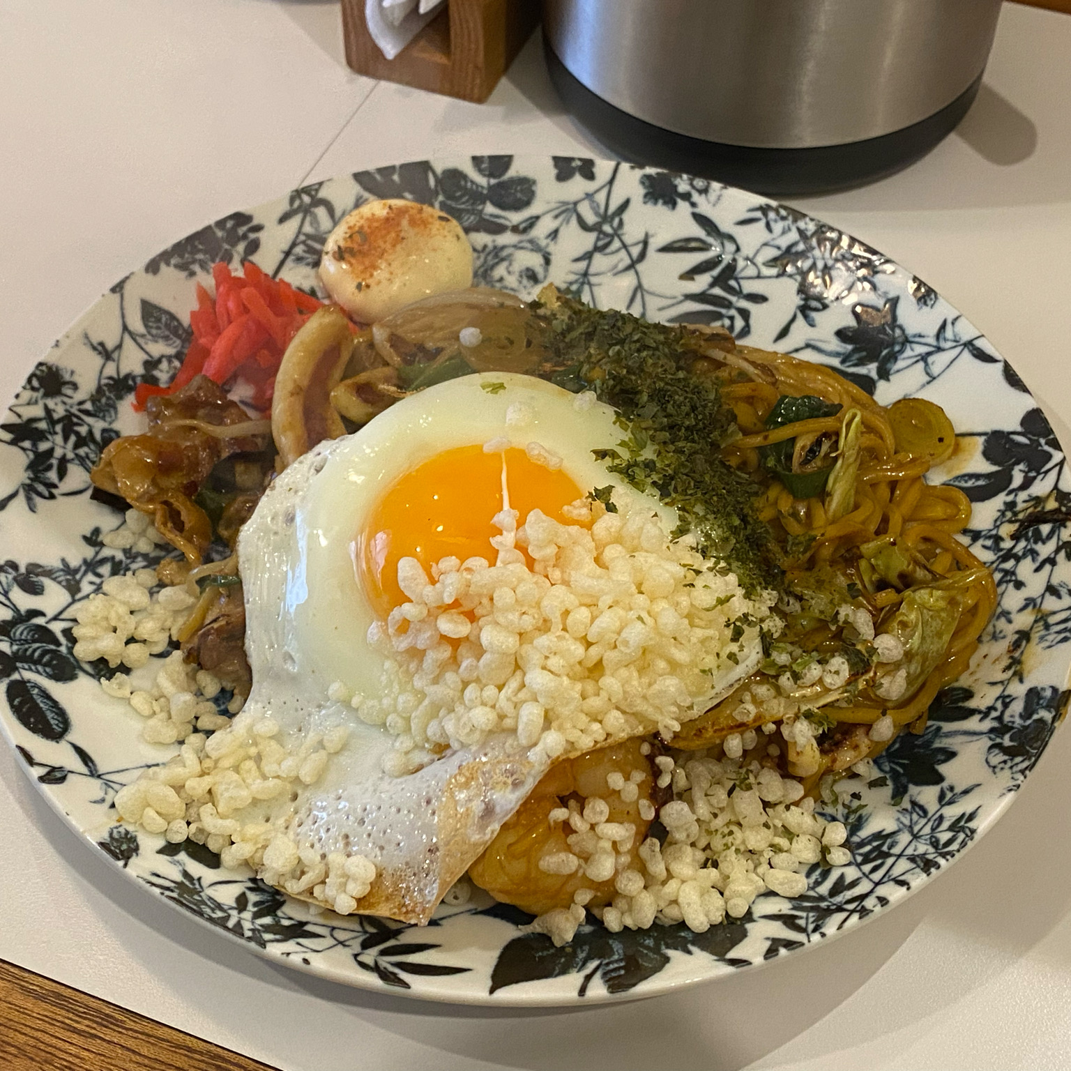 너무너무너무너무 맛있어요.. 어쩌면 망원1등 집.. 내맘속에1등..!!!! 야끼소바랑 치킨