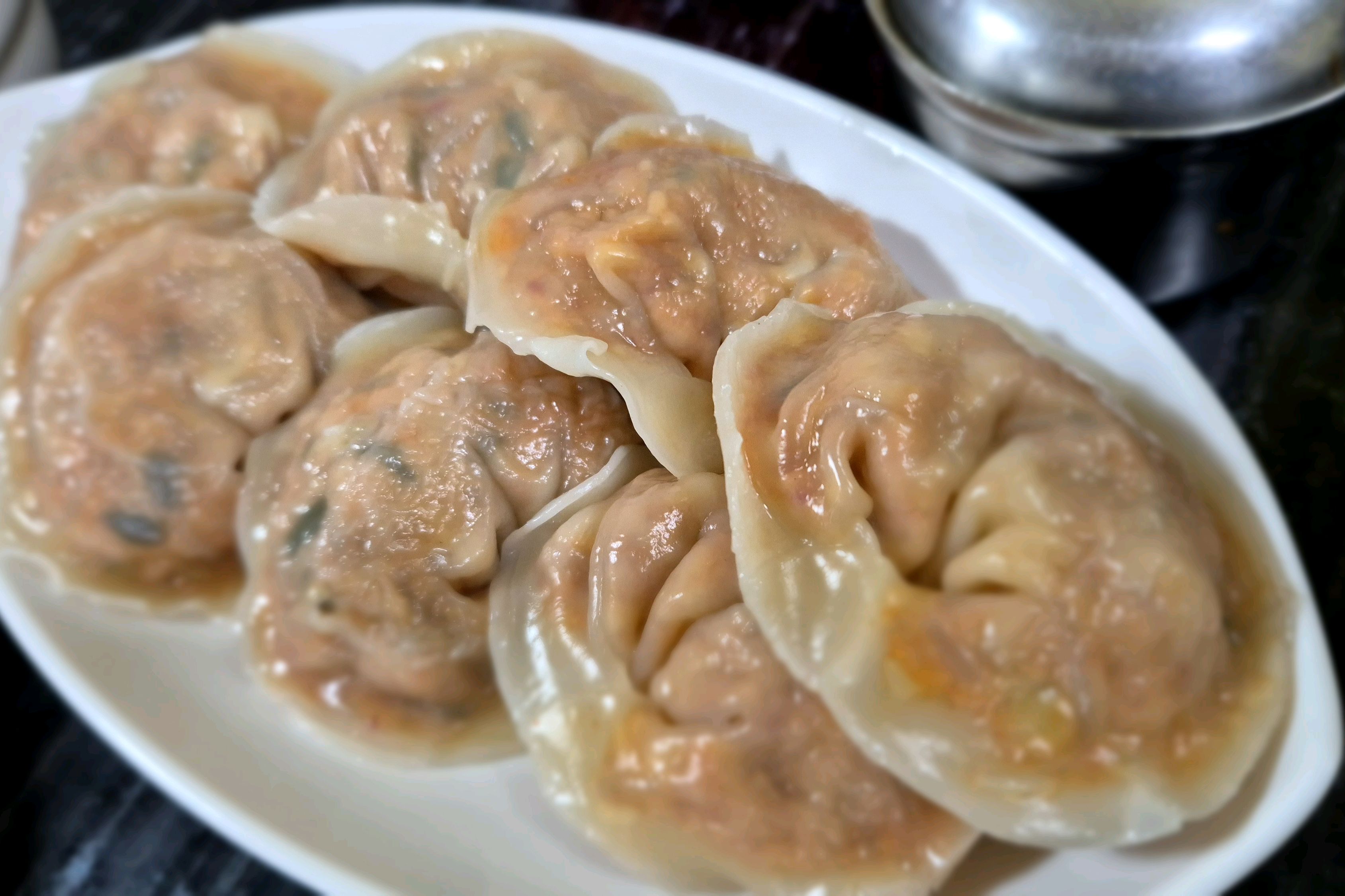 늘 친절하세요 오늘도 만두랑 냉면 맛나게 먹고 갑니다 떡국에 넣을 만두는 미리 예약 하셔야