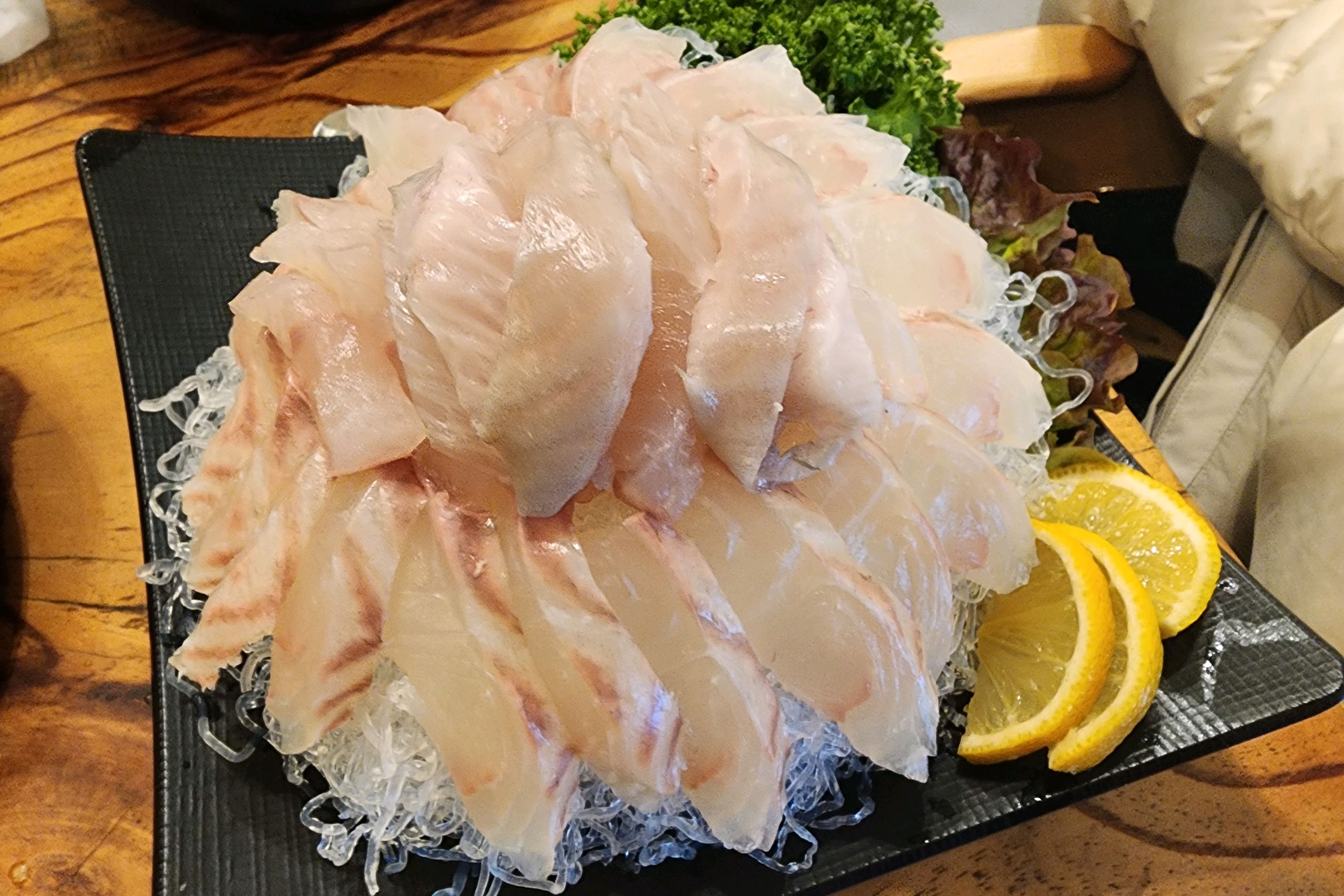 메뉴가 여럿 나오고 양념이 전부 달라서 좋네요 - 불당동 맛집 통