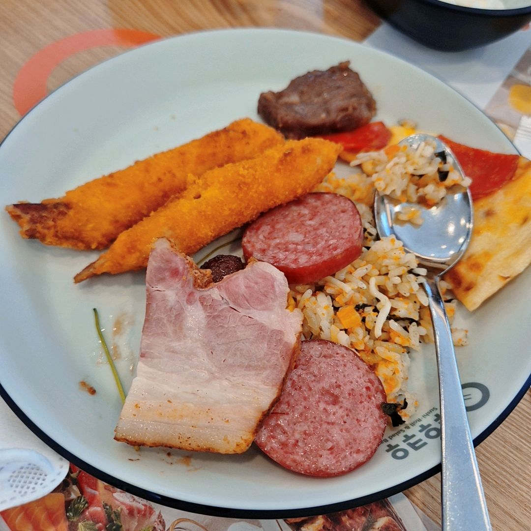 주말이라서 조금 기다리긴 했으나 금방 빠져서 빨리 먹을 수 있었어요. 역시 음식 맛있네요 - 양주 옥정 맛집 추천 쿠우쿠우 양주옥정점