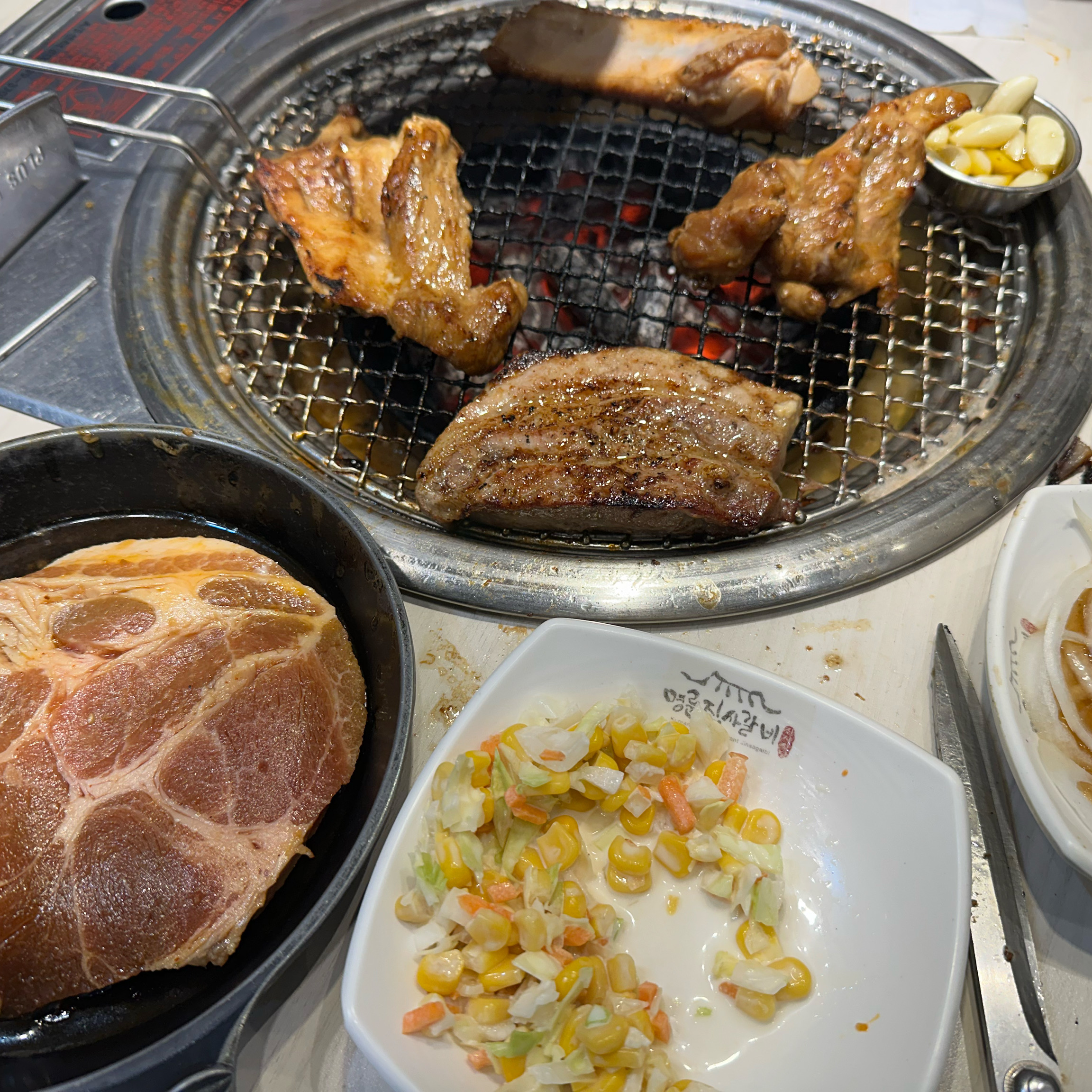 항상 가던 곳이라 가족 모임에 제일 먼저 생각나는 곳이에요. 주차도 편하고 매장도 청결해서