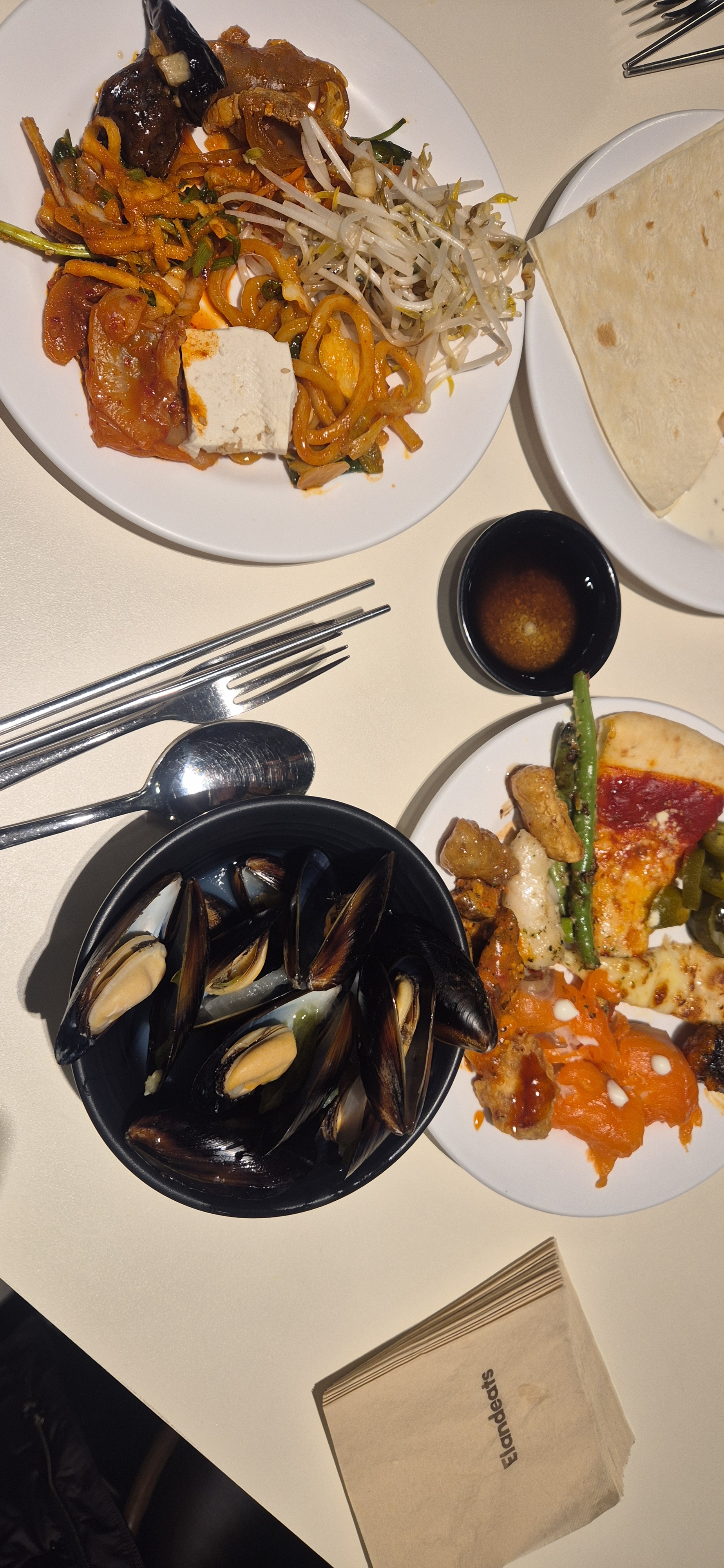 딸이랑 점심먹으러 다녀왔어요~^^ - 인계동 맛집 애슐리퀸즈 뉴코아 동수원점