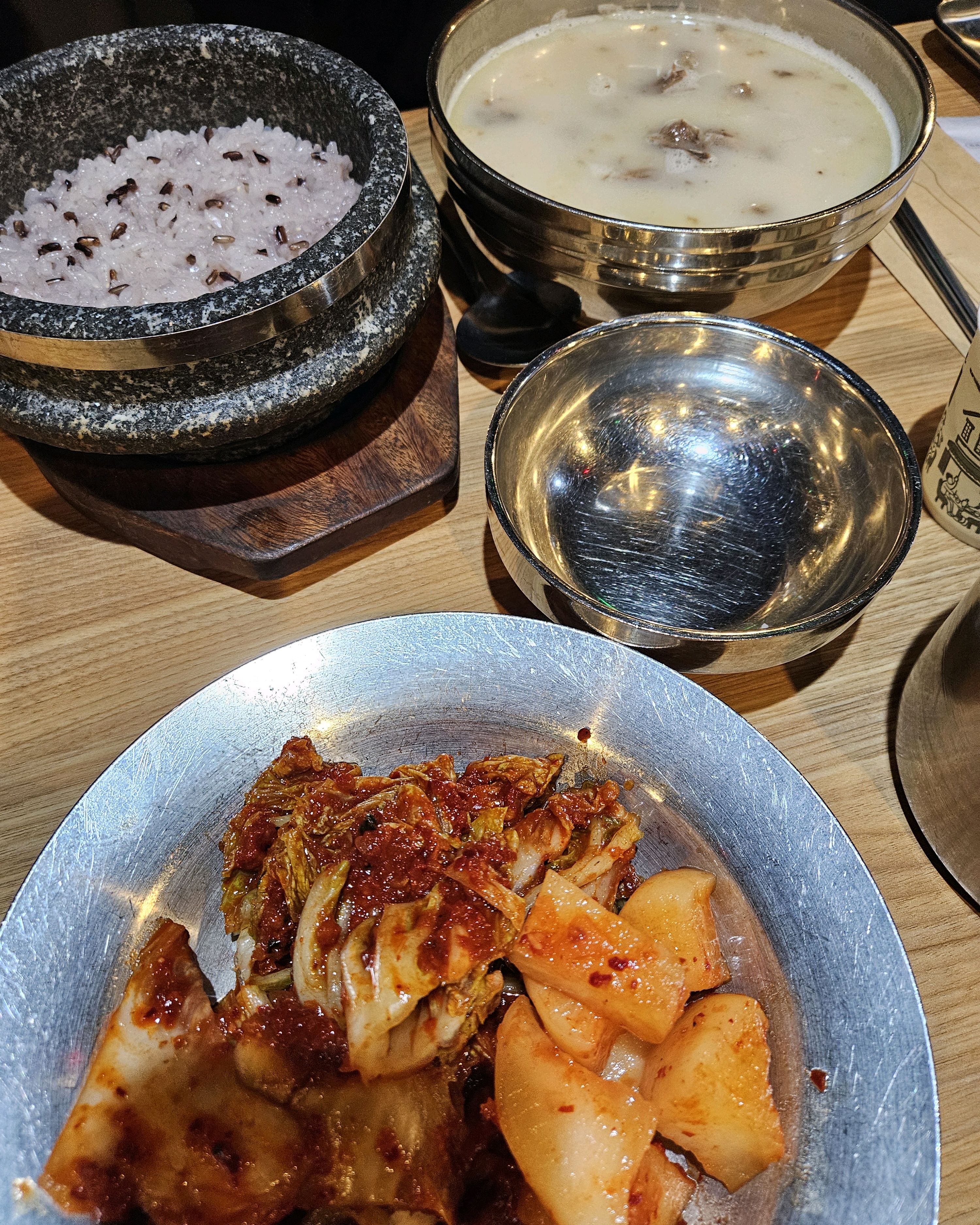곰설채 시절 여기설렁탕 죠아하는 딸순이때문에 엄청 자주다녔는데 설농가로 변신후 포장만 주로
