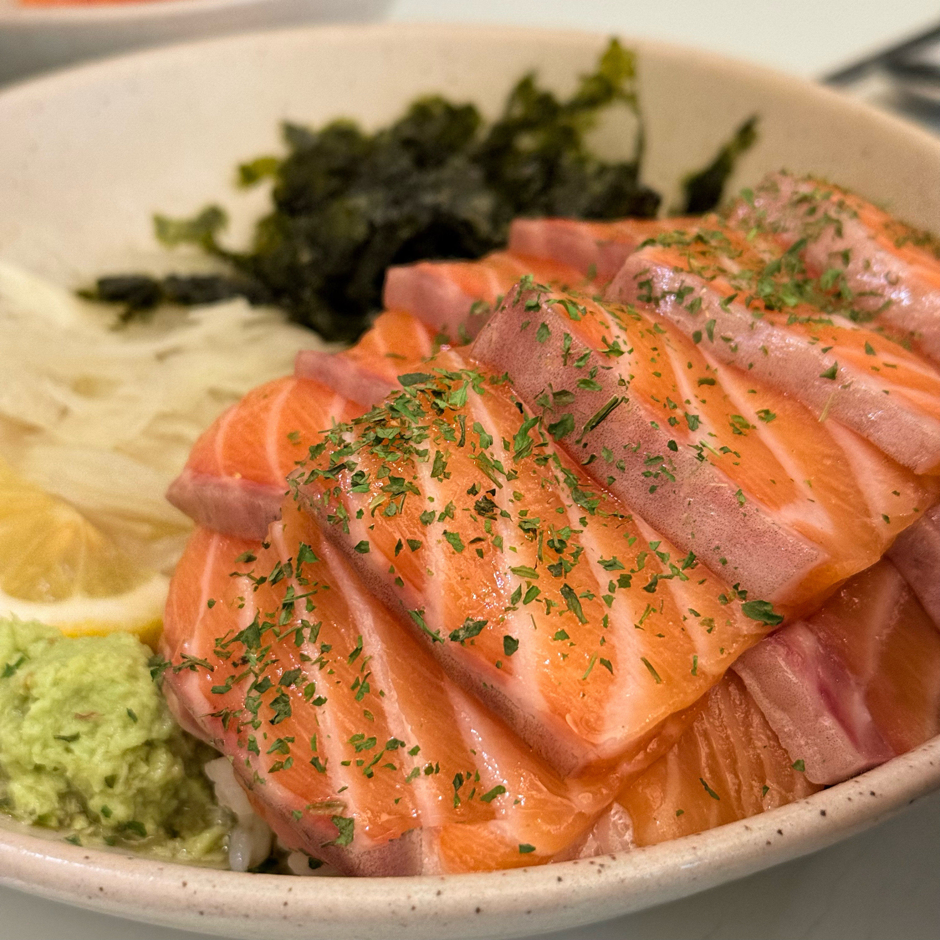 음식은 진짜 맛있어요~ 대기가 좀 있는 편이라 웨이팅 예상하고 가시면 좋을 것 같아요! 직