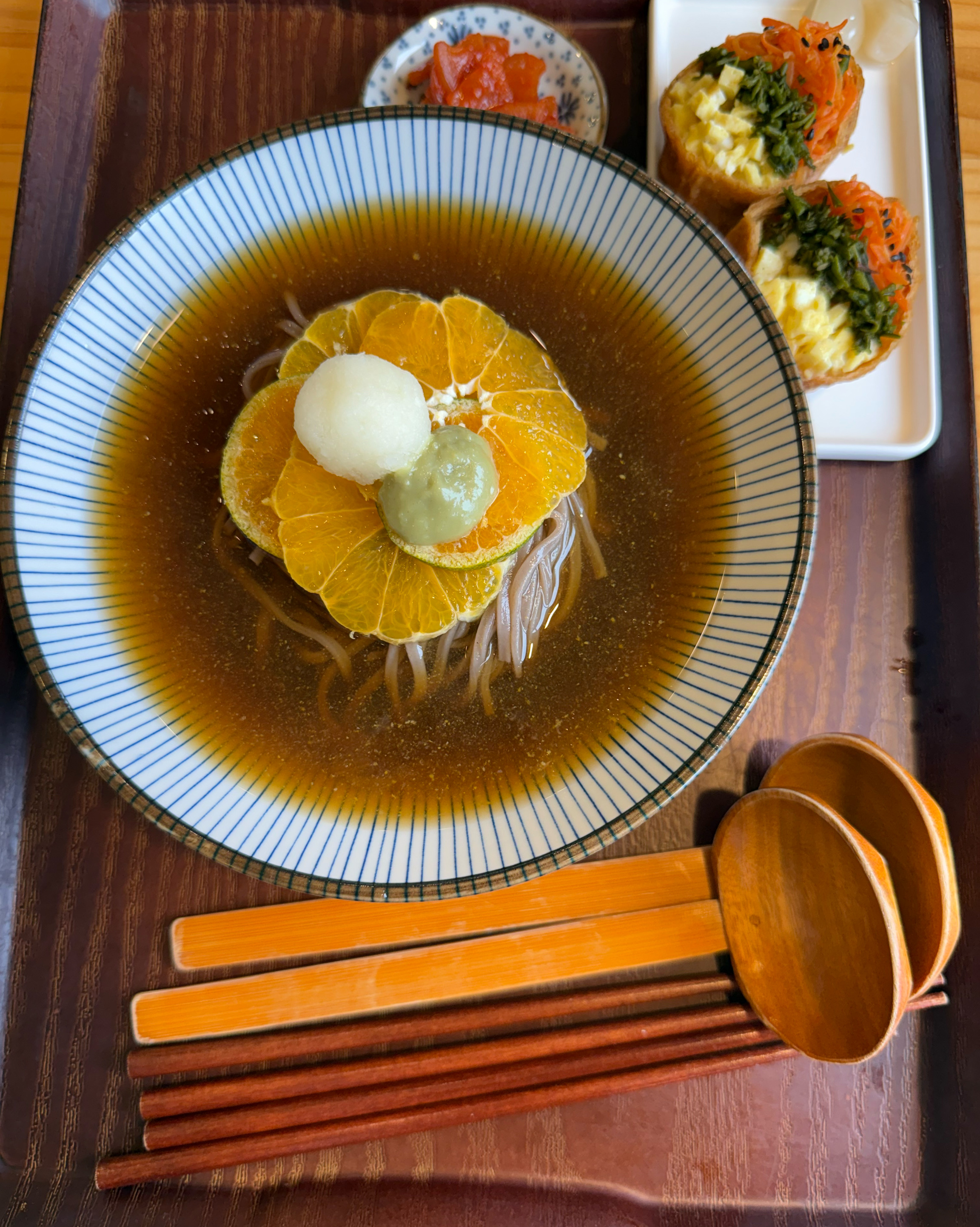 도토리키친 처음먹어보고 반해서 계속 생각났는데 드디어 겨울에 다시왔습니다! 겨울한정으로 먹