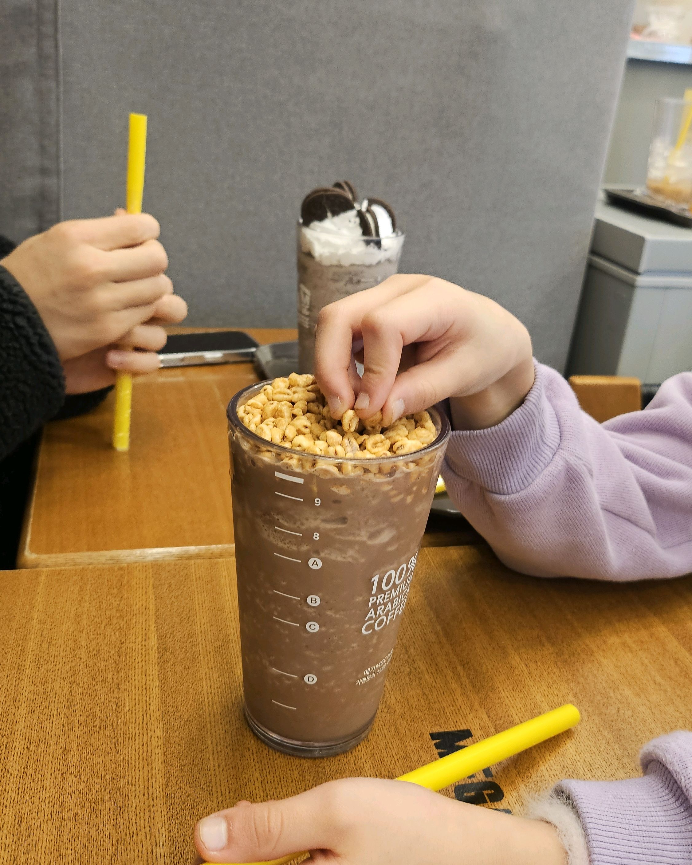 메가는 컴**과 달리 전국 쿠폰이 공통으로 적립되어 가족끼리 이용하게 되요 - 부산역 맛집 메가MGC커피 부산차이나타운점