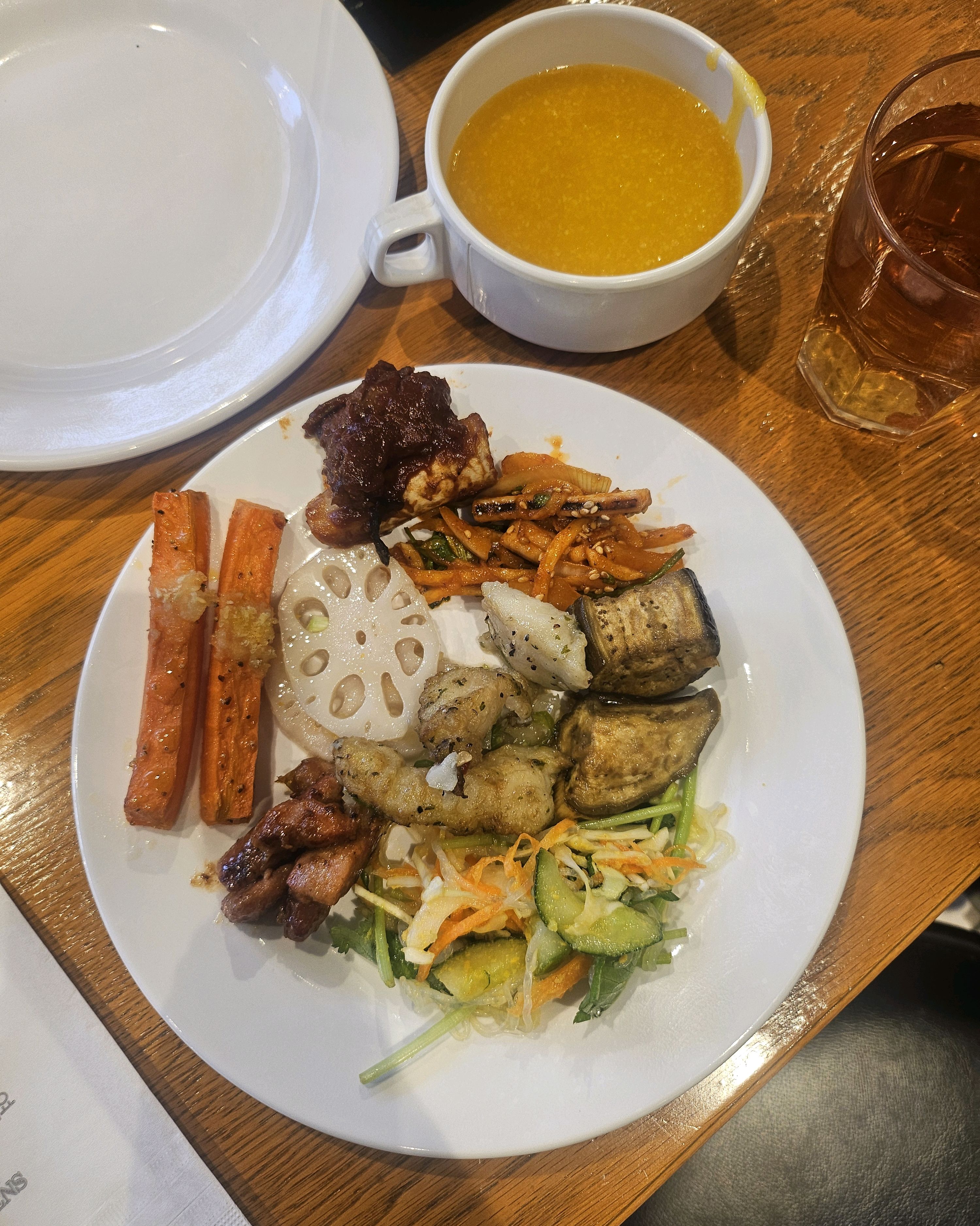 애슐리 켄싱턴 가평점은 붐비지 않아서 찾는곳 입니다. 여유있게 식사할수 있어서 넘 좋아요.