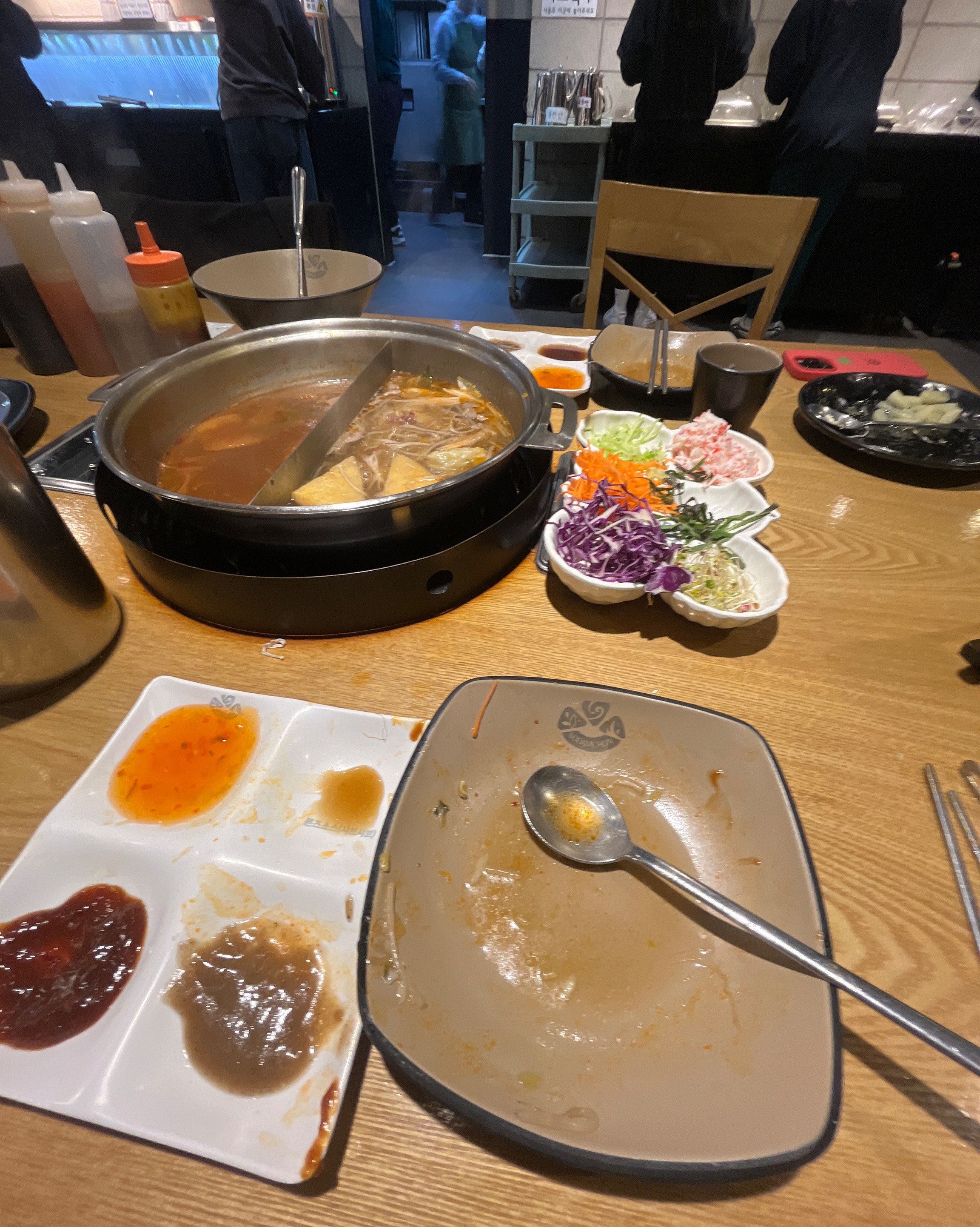 소담촌 덕분에 샤브샤브랑 월남쌈에 빠졋어요... 진짜 맛있습니다 ㅠㅠㅠ 그리고 끝나고 옆