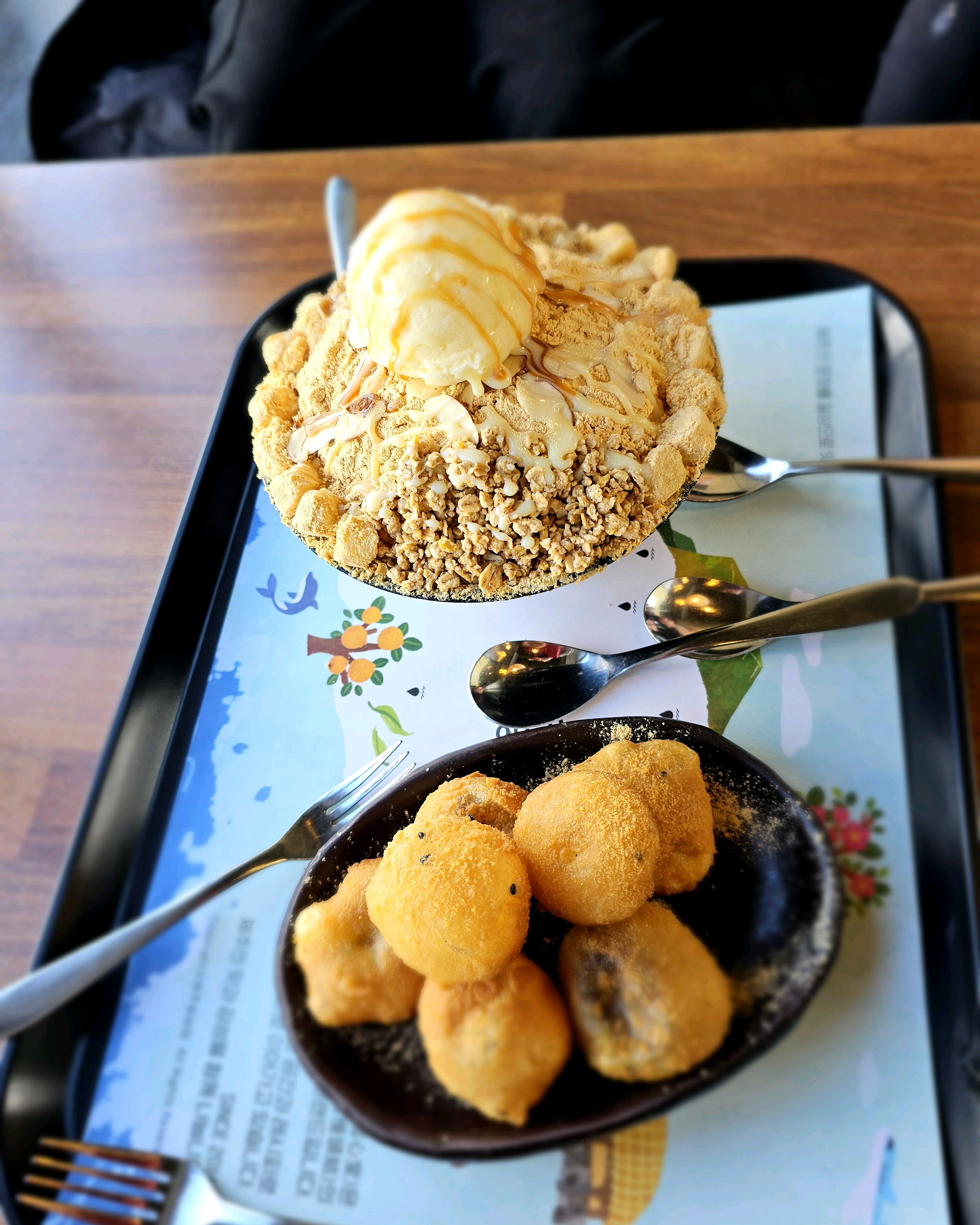 설심당빙수랑 도넛츠 먹었는데 추가해서 먹었어요 - 제주 맛집 제주설심당 본점