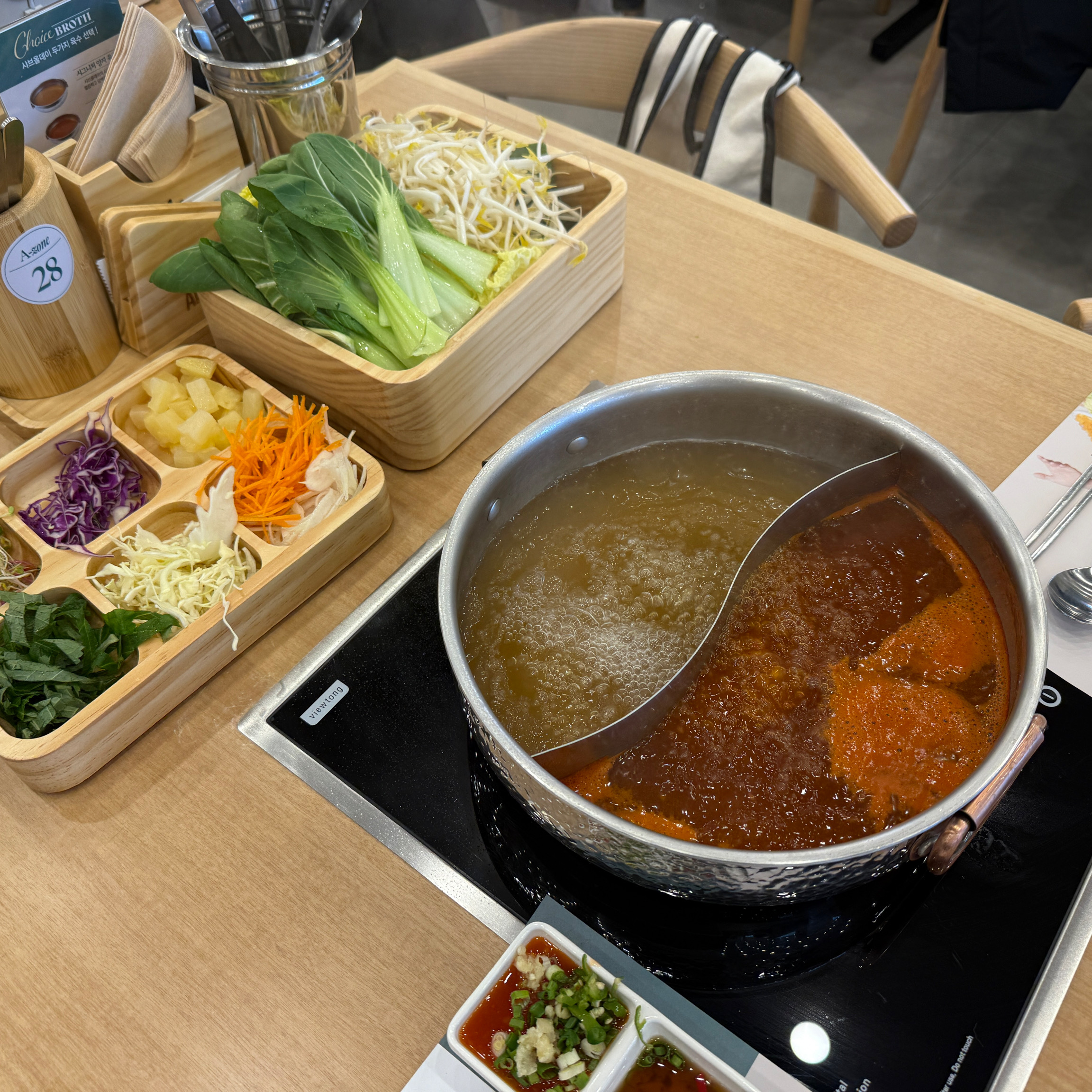 두번째 방문 했을땐 전보단 웨이팅은 줄었어요 - 순천 조례동 맛집 샤브올데이 순천조례점