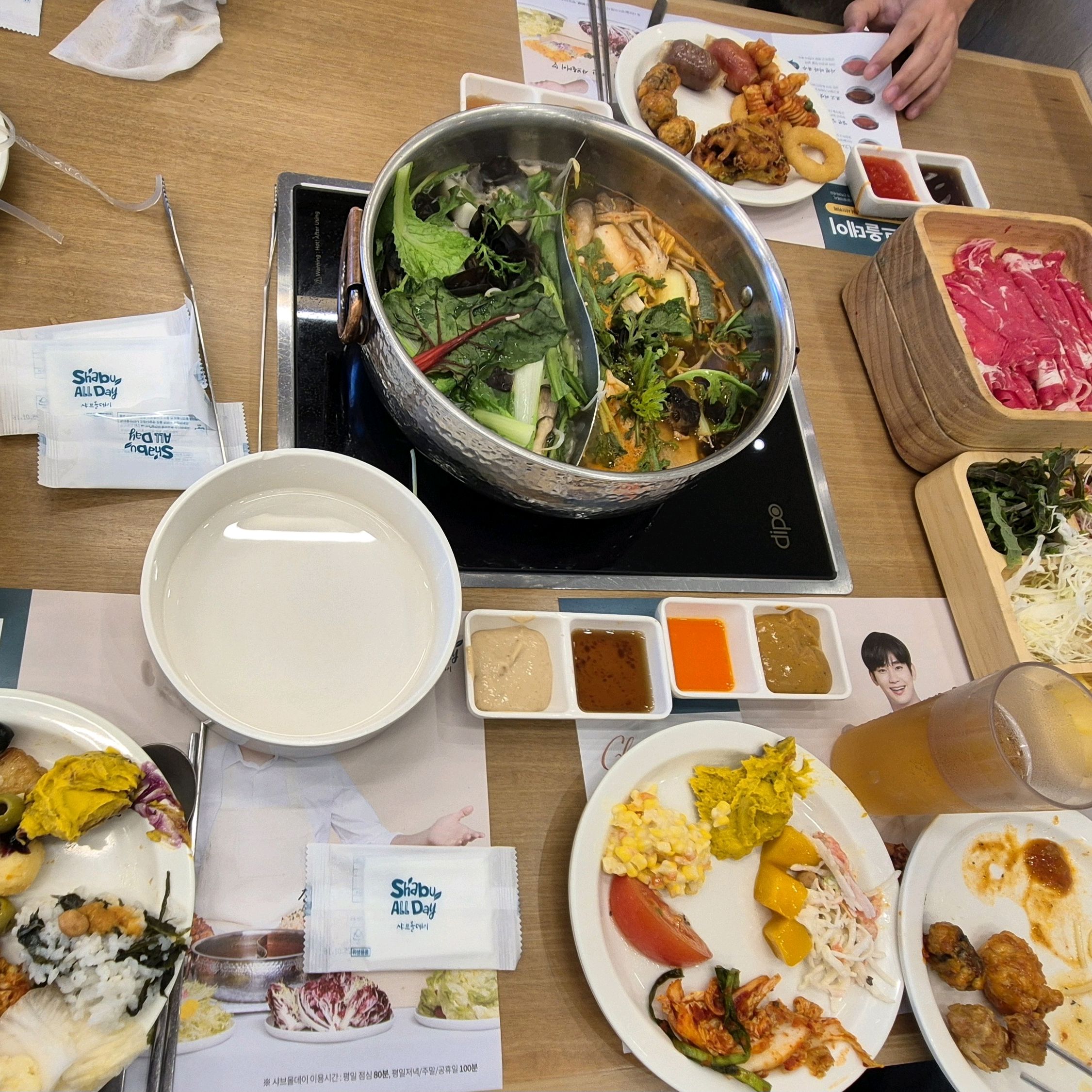 샤브샤브+샐러드+월남쌈 등 먹을게 넘 많아요!! 배 터지게 맛있게 먹었습니다😋👍 - 별내 맛집 샤브올데이 별내신도시점