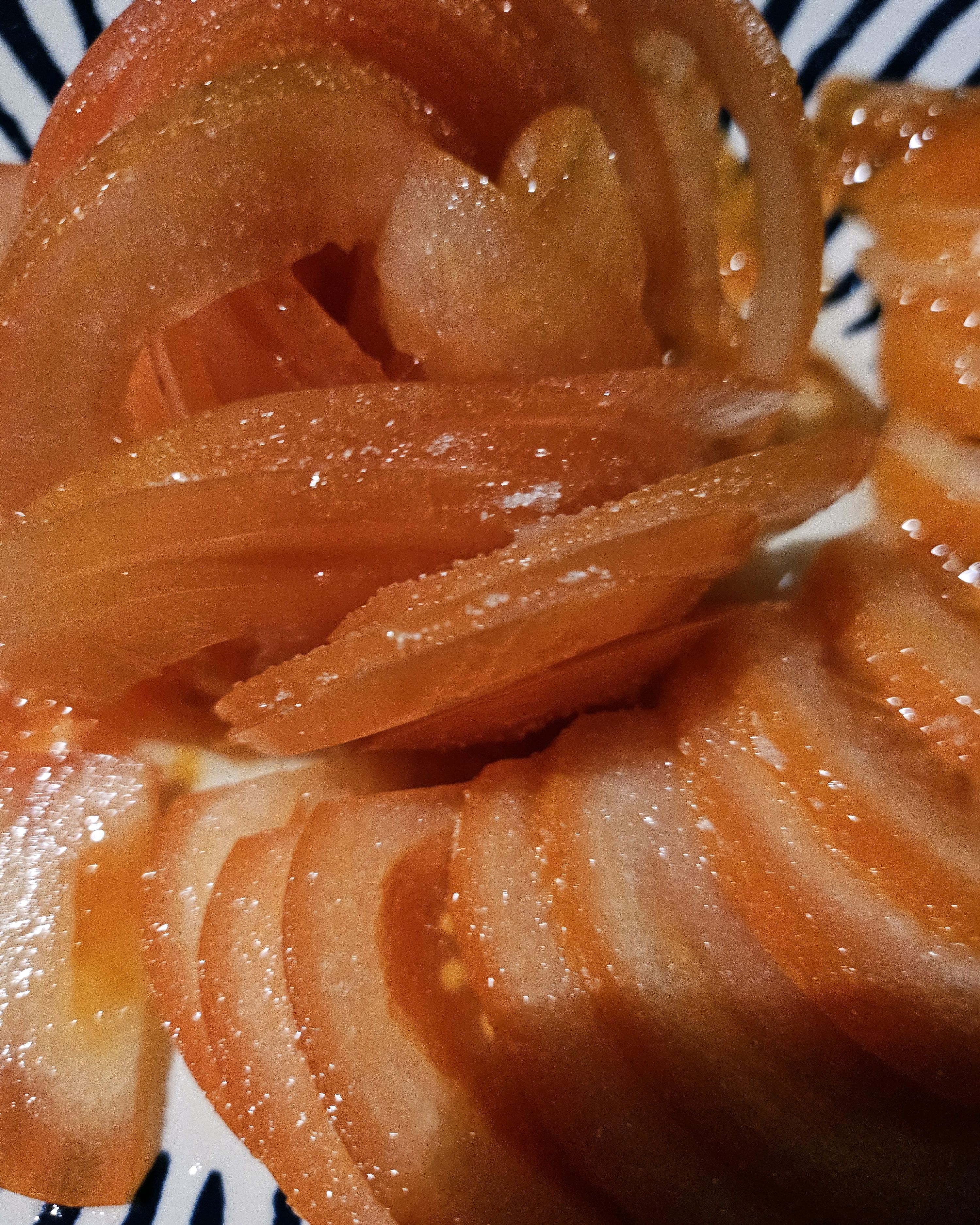 여기 진짜 토마토 얇고 설탕 최고....진짜 술안주 최고에요 - 천호동 맛집 만국미식회