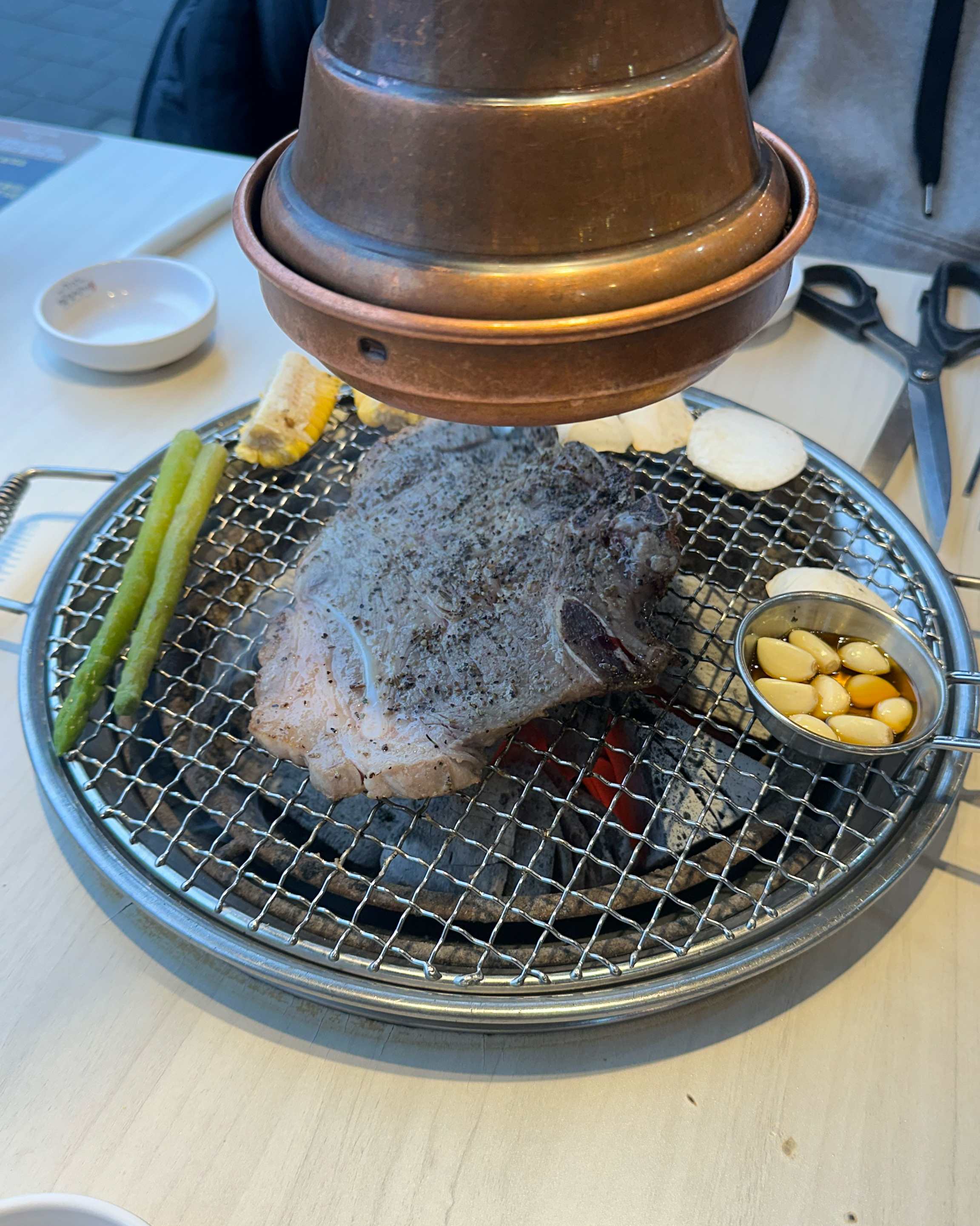 매번 지나갈 때마다 사람 많고, 주말에 집근처라 방문했어요! 고기 다양하게 있고 푸짐하게