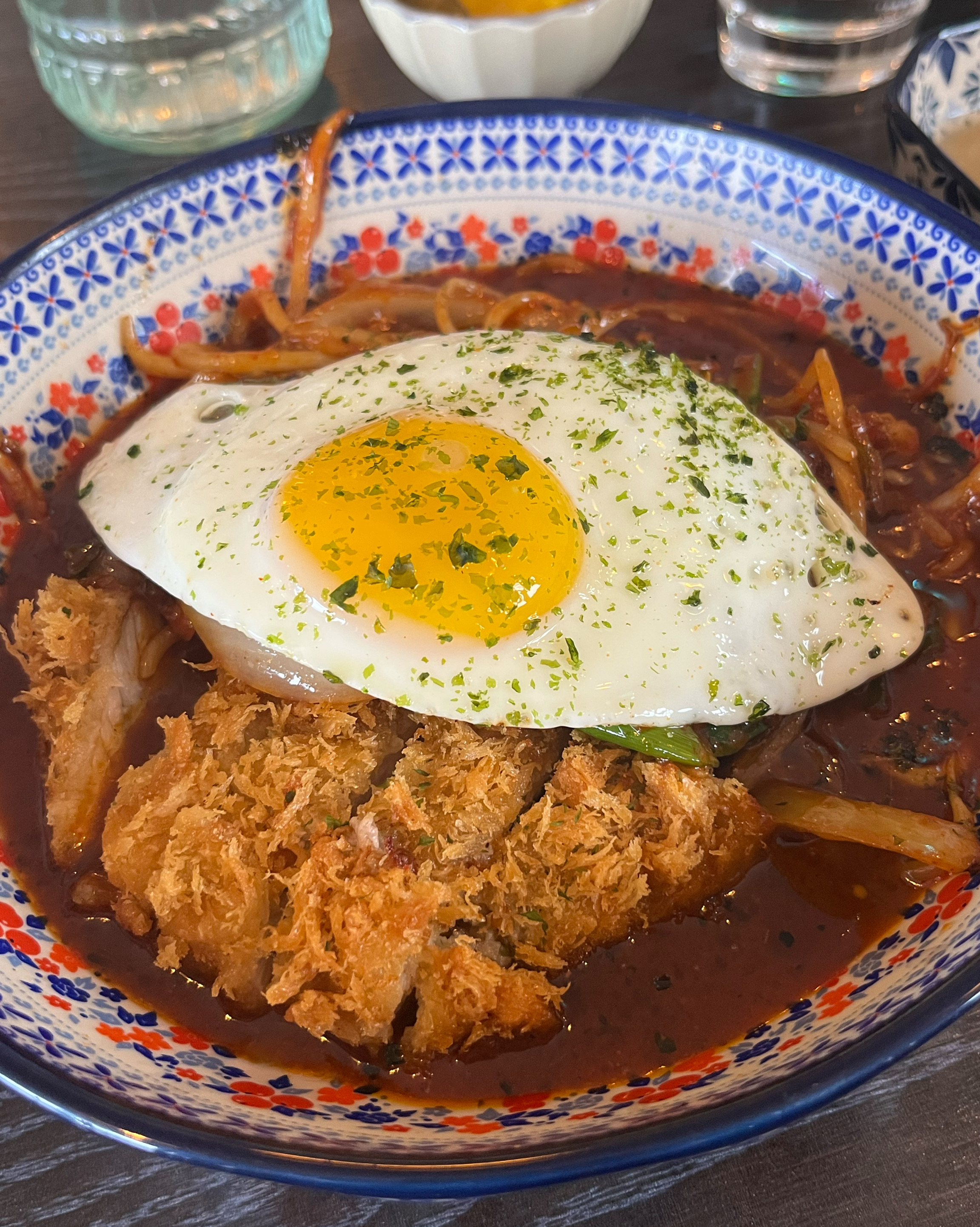혼자 가서 매운 돈카츠 먹었는데 아주 맛있었어요~! 양도 든든해요. - 제주 맛집 봉자네상점