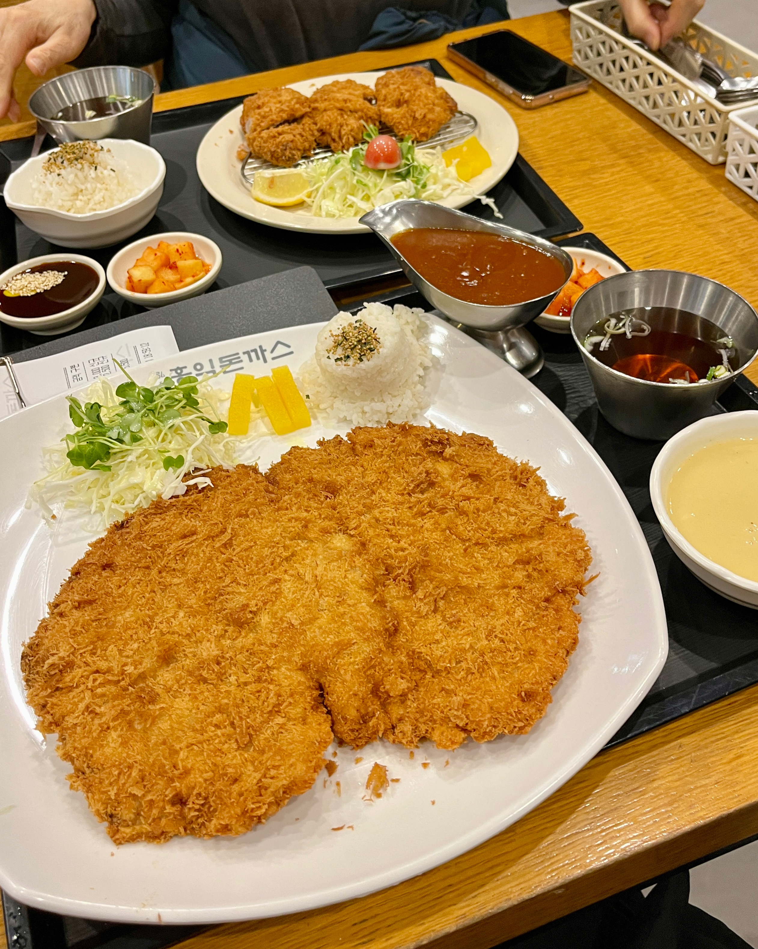 매번 지나가기만 하고 후기 보고 매장엔 처음 갔는데 만족했습니다. 음식 맛이 좋고 양이 많