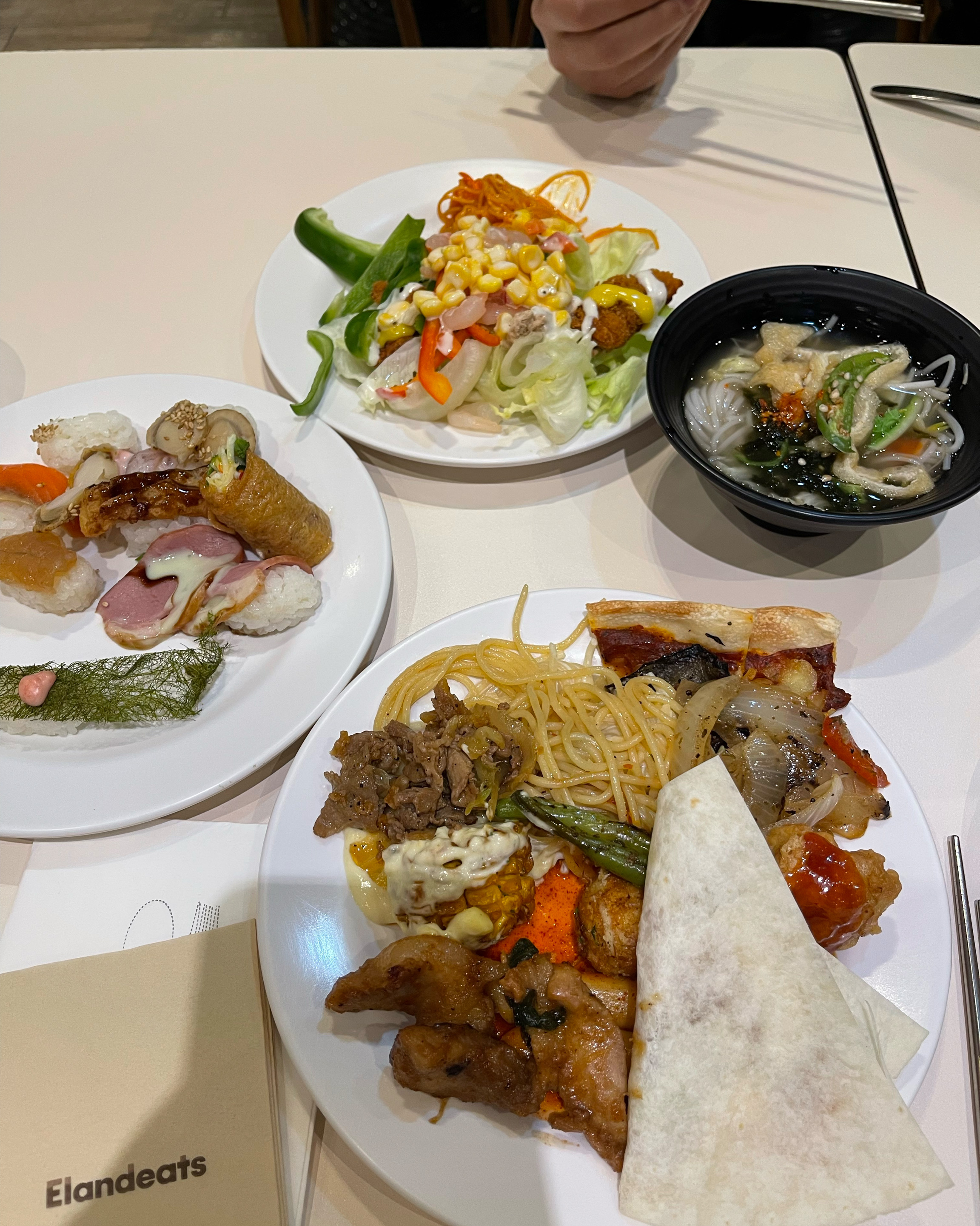 크로와상 ㅎ 와플이랑 글램차우더 ㅎ 진짜맛잇네요 - 광주 충장로 맛집 애슐리퀸즈 NC 충장점
