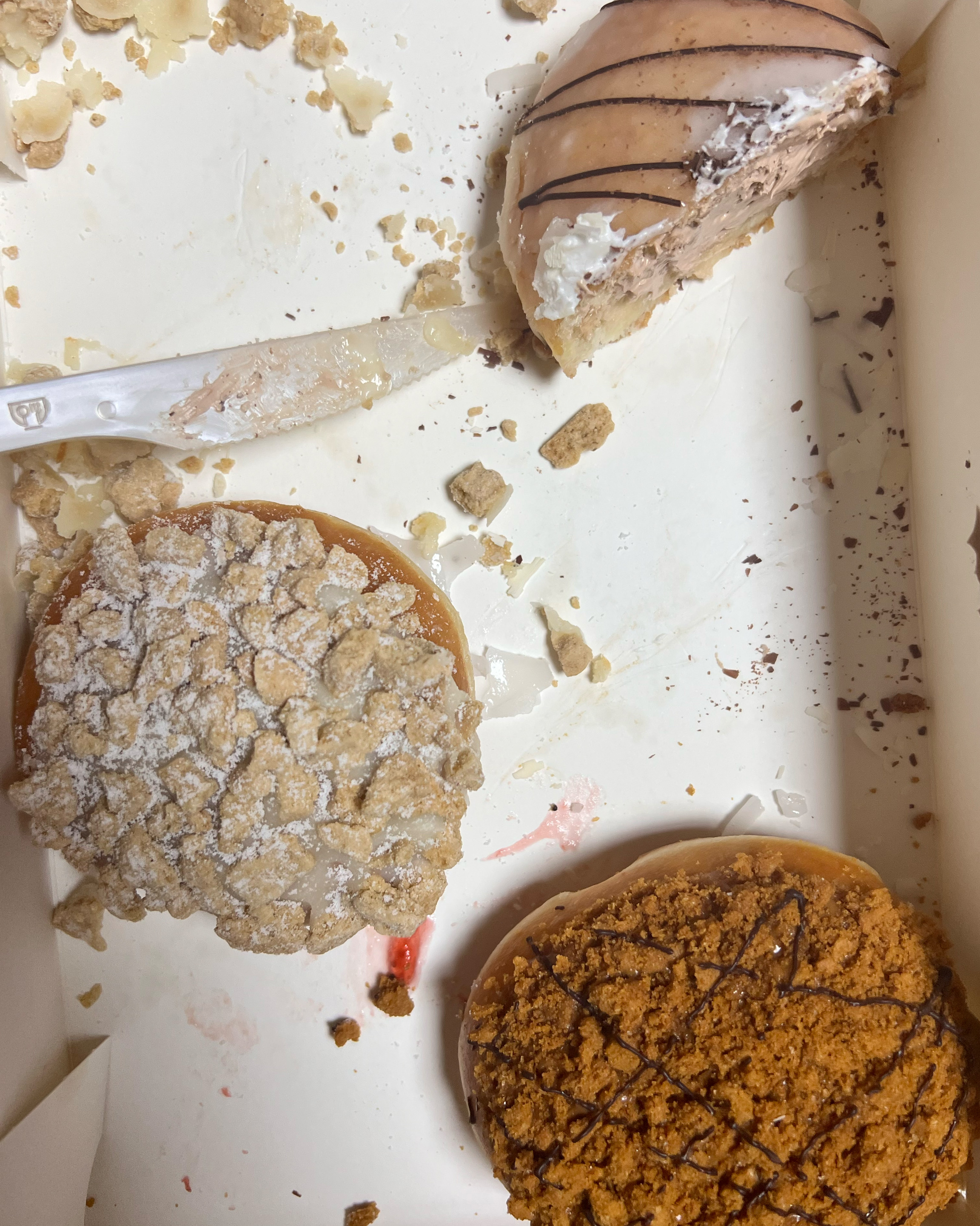 뉴욕 치즈케익이 사이즈가 살짝 작아진거 같긴 하지만? - 불당동 맛집 크리스피크림도넛 천안불당점