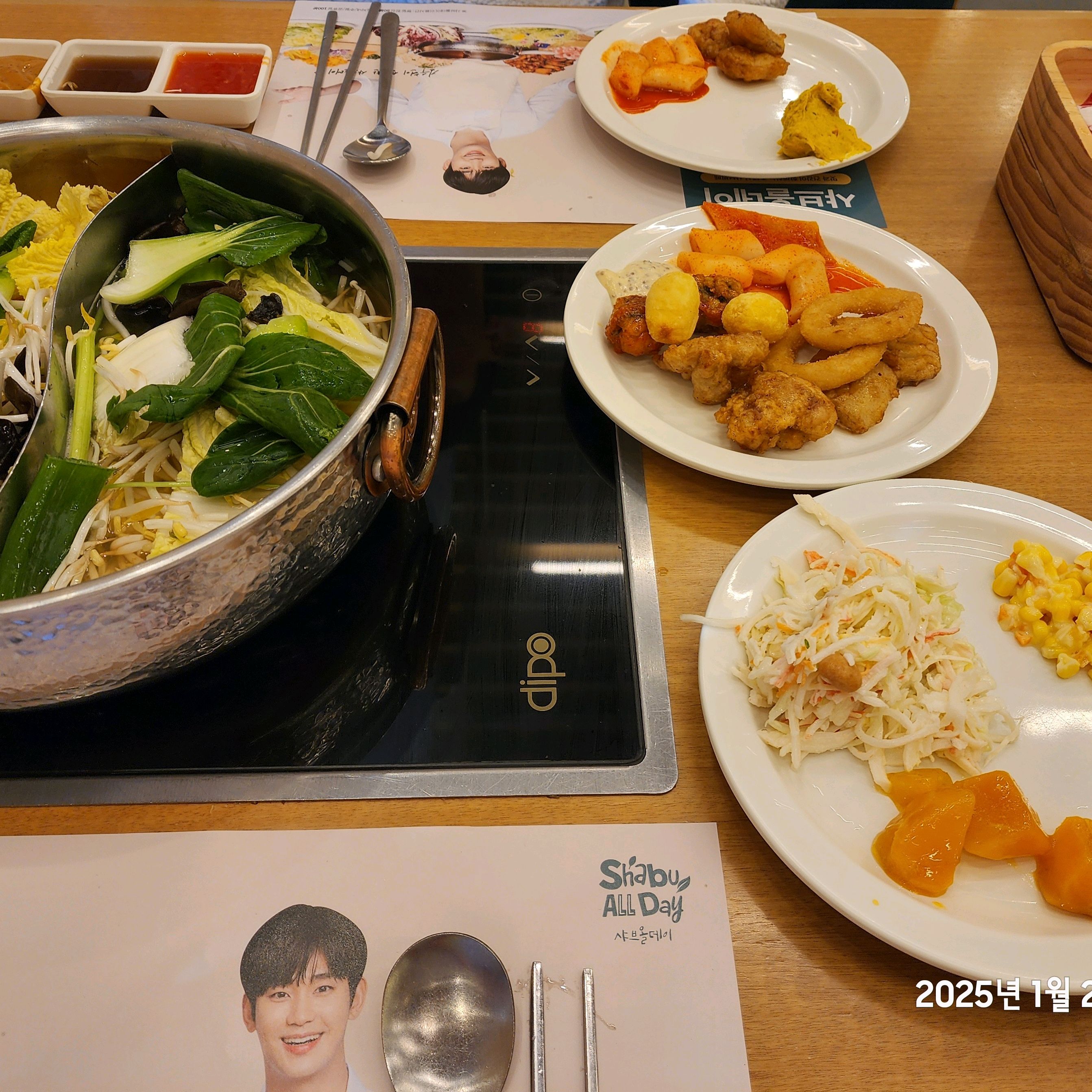 연휴라 사람이 많았지만, 비면 바로바로 채워줘서 잘 먹었어요~ - 별내 맛집 샤브올데이 별내신도시점