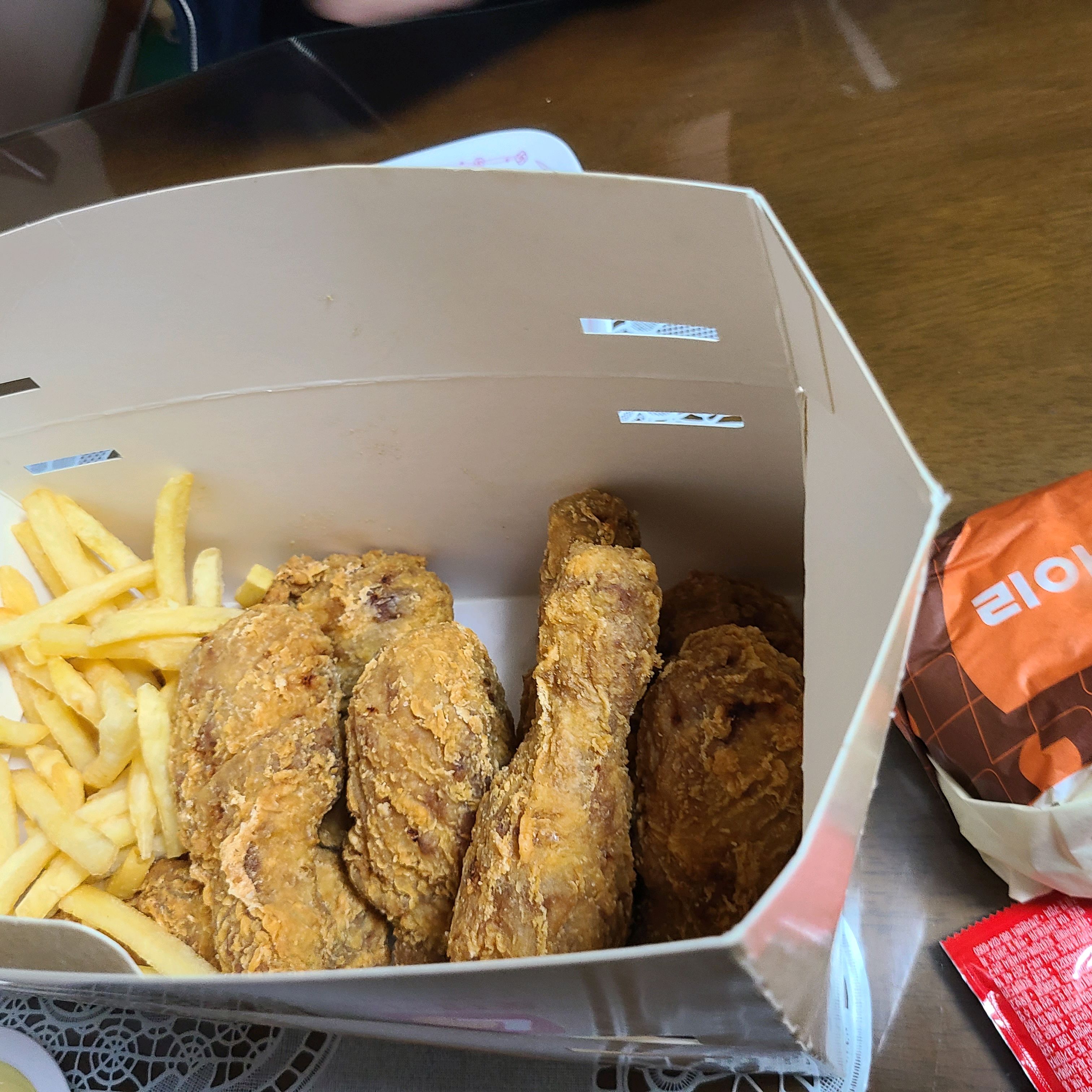곡반정동점에서 치킨을 시키면 - 권선동 맛집 롯데리아 수원터미널점