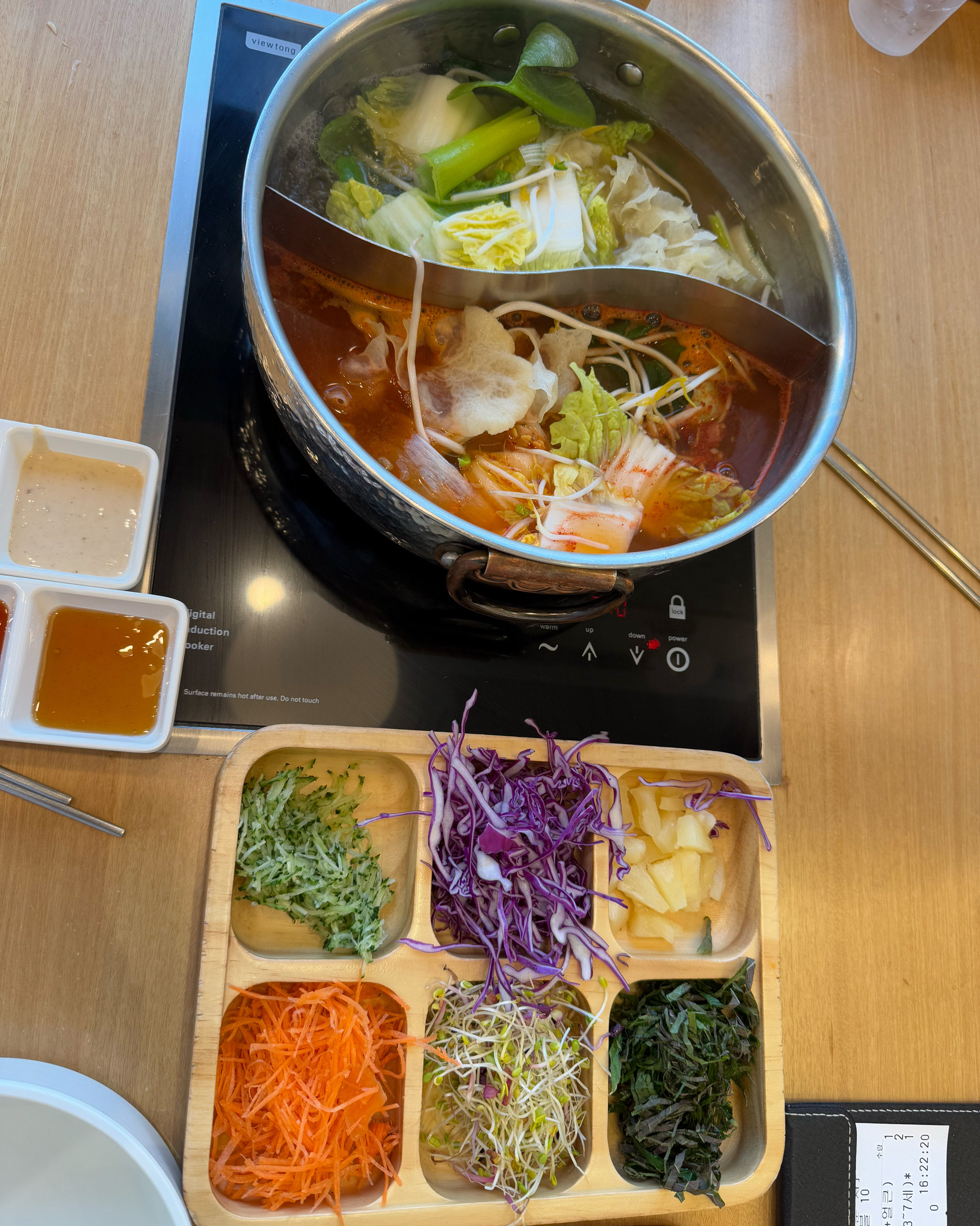 야채는 신선한데 고기가 너무 질겨요…먹을때마다 고기는 너무 질기고 생각보다 맛이 없어서 실