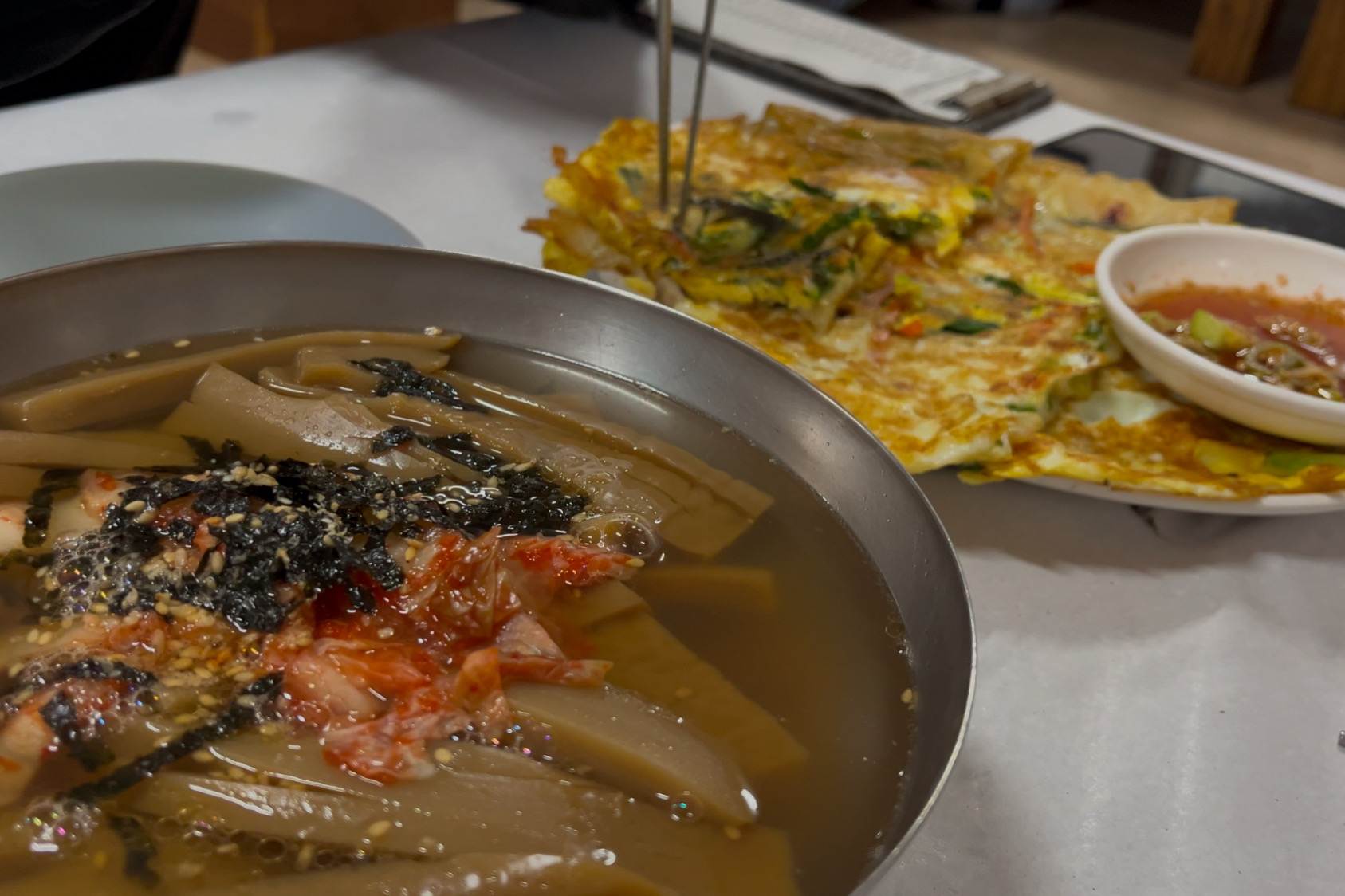 여행하고 과음해서 속도 더부룩하고 메스꺼웠는데 채묵 먹고 속이 풀렸어요 간이 짜거나 싱겁거