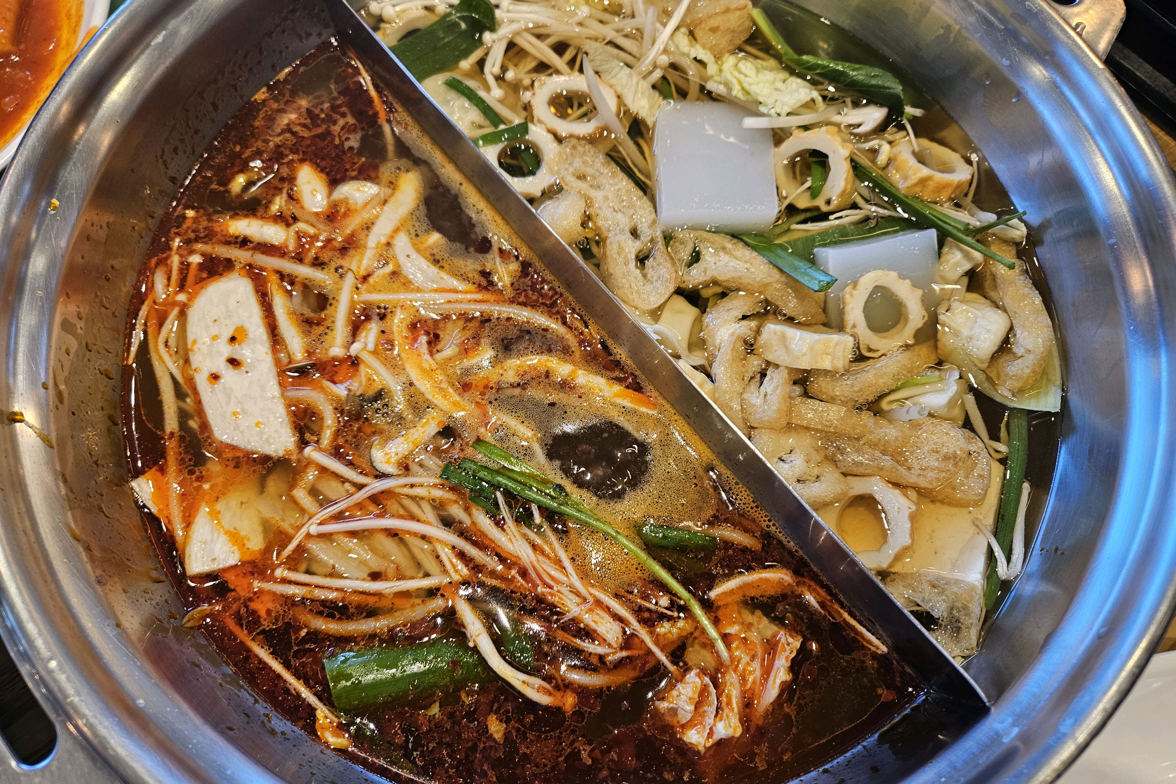 매장 넓고 시설 깔끔해서 가족외식으로 좋아요. - 울산 울주군 맛집 샤브20 울산남구범서점