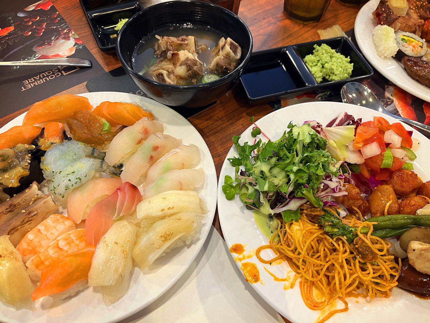 🍣✨ 구미의 숨겨진 보물, 고메스퀘어 초밥뷔페에 다녀왔어요! 🍣✨ - 구미 맛집 고메스퀘어 구미점