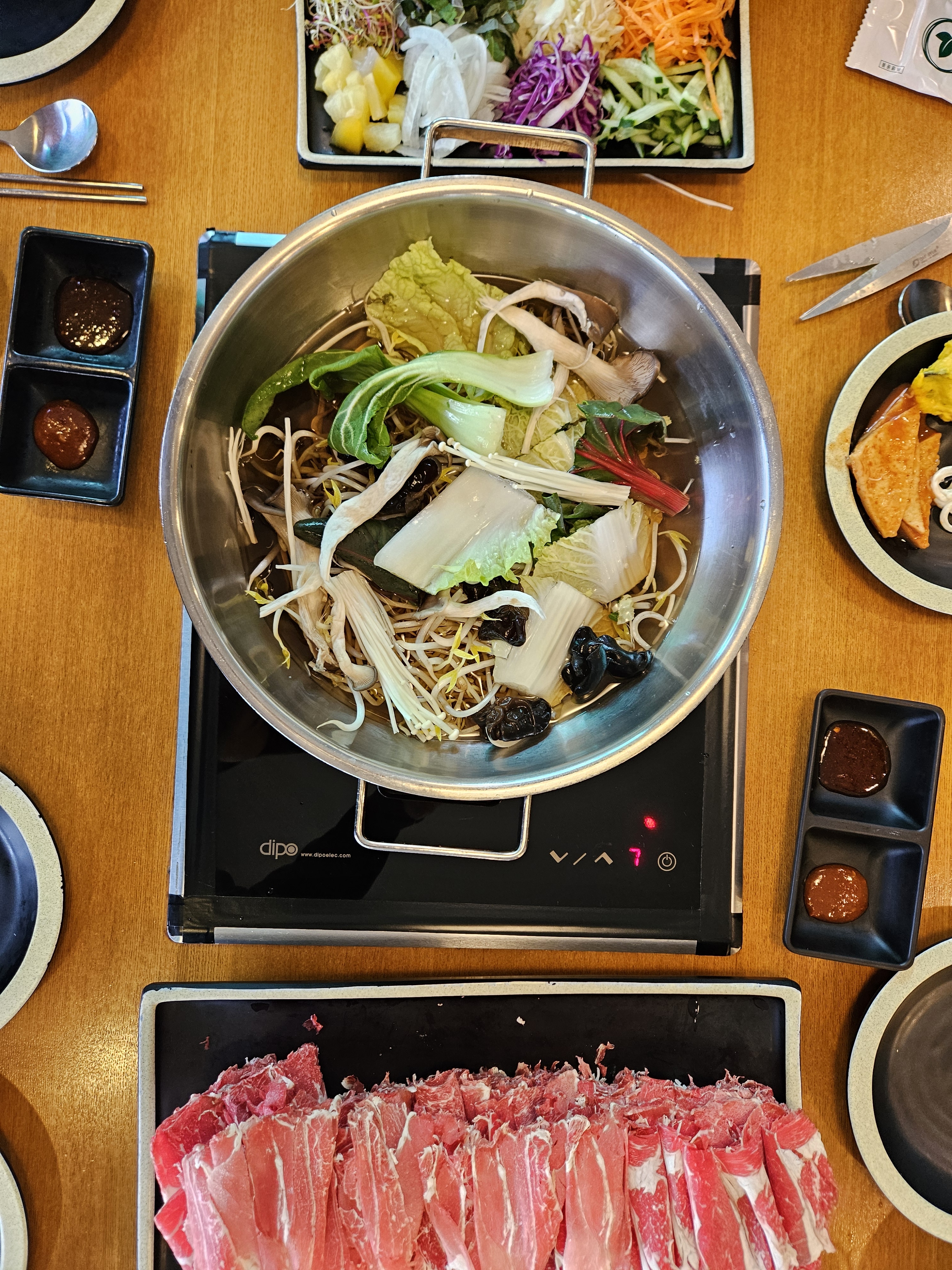 가성비좋은 샤브맛집입니다 야채도 풍성하고 고기도 듬뿍주세요~ - 불당동 맛집 샤브마니아 불당점