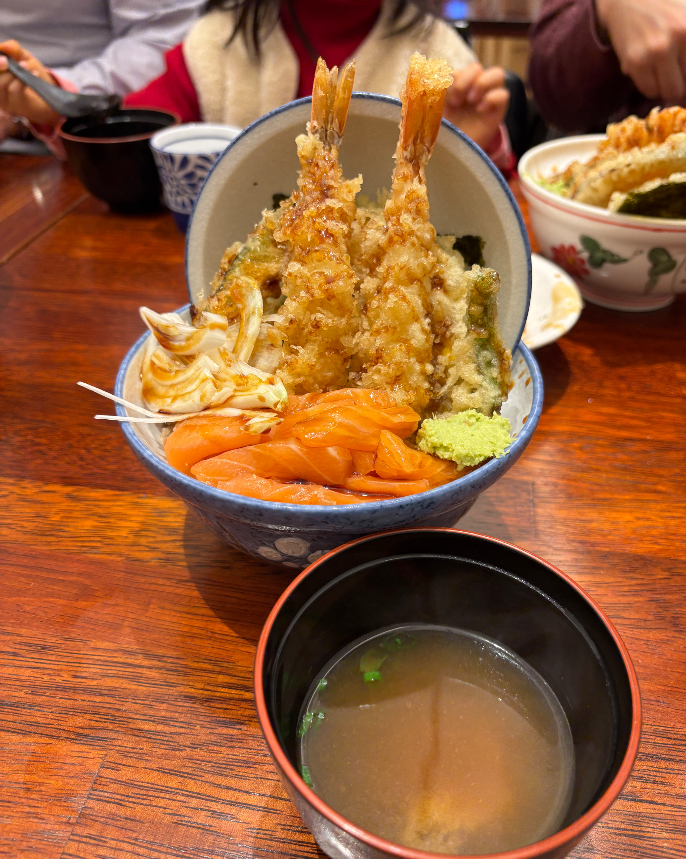 바삭바삭~ 넘나 맛있게 잘 먹었어요 ^^ 직원분의 친절에 감동~ 아이가 하이볼 빨대를 이쁘